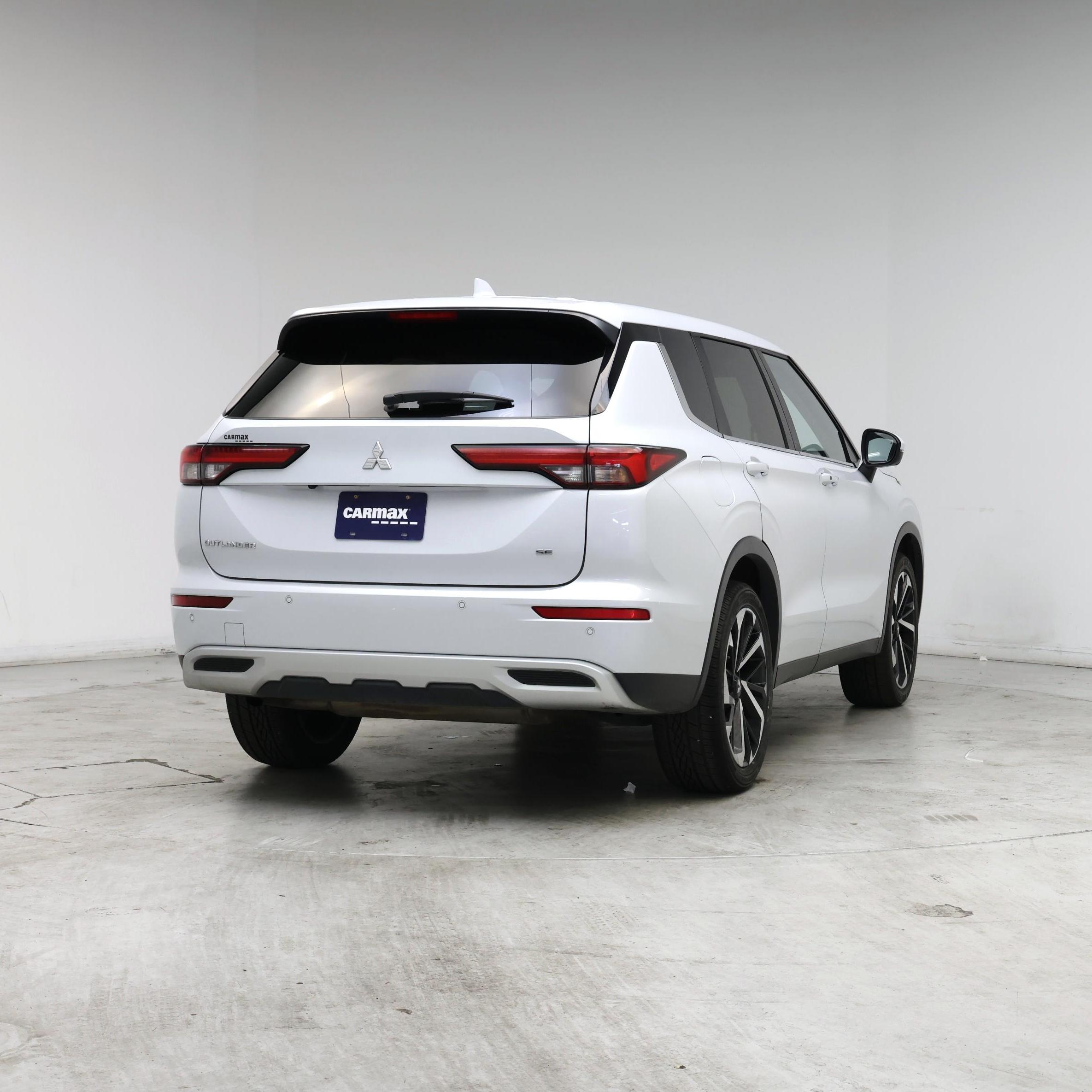 Thumbnail: 2024 Mitsubishi Outlander - 8