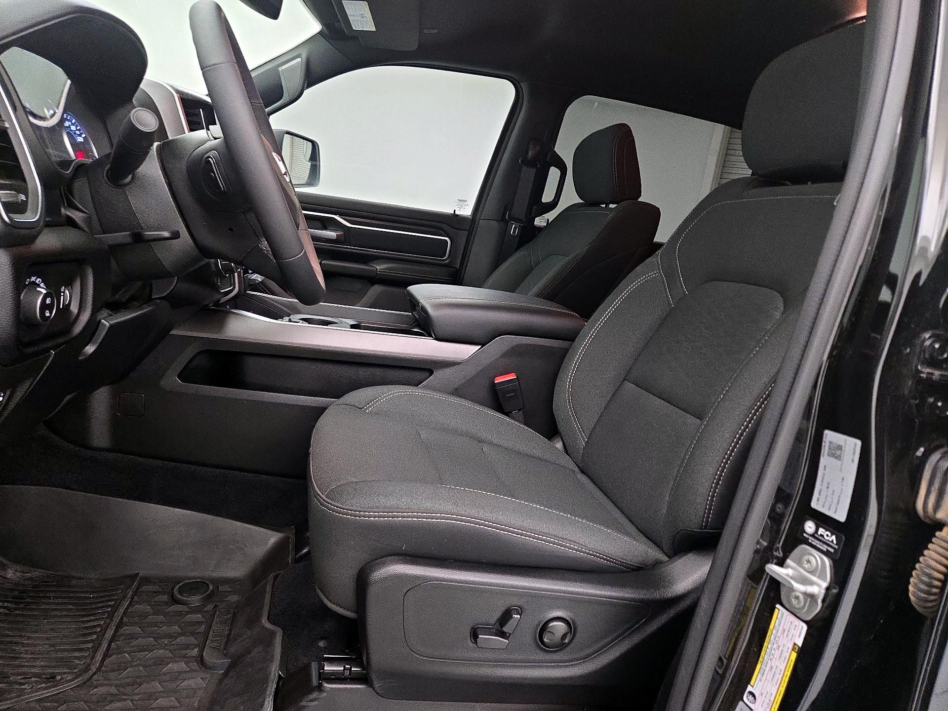 Thumbnail: 2025 RAM 1500 - 11