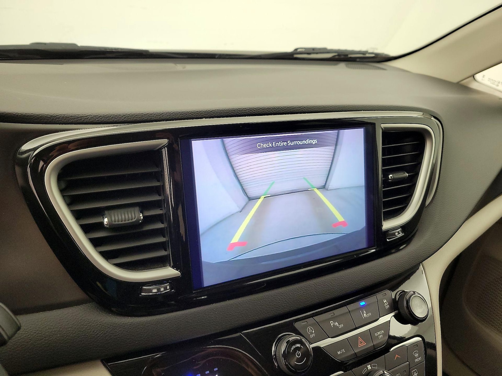 2024 Chrysler Pacifica Touring L - Photo 15