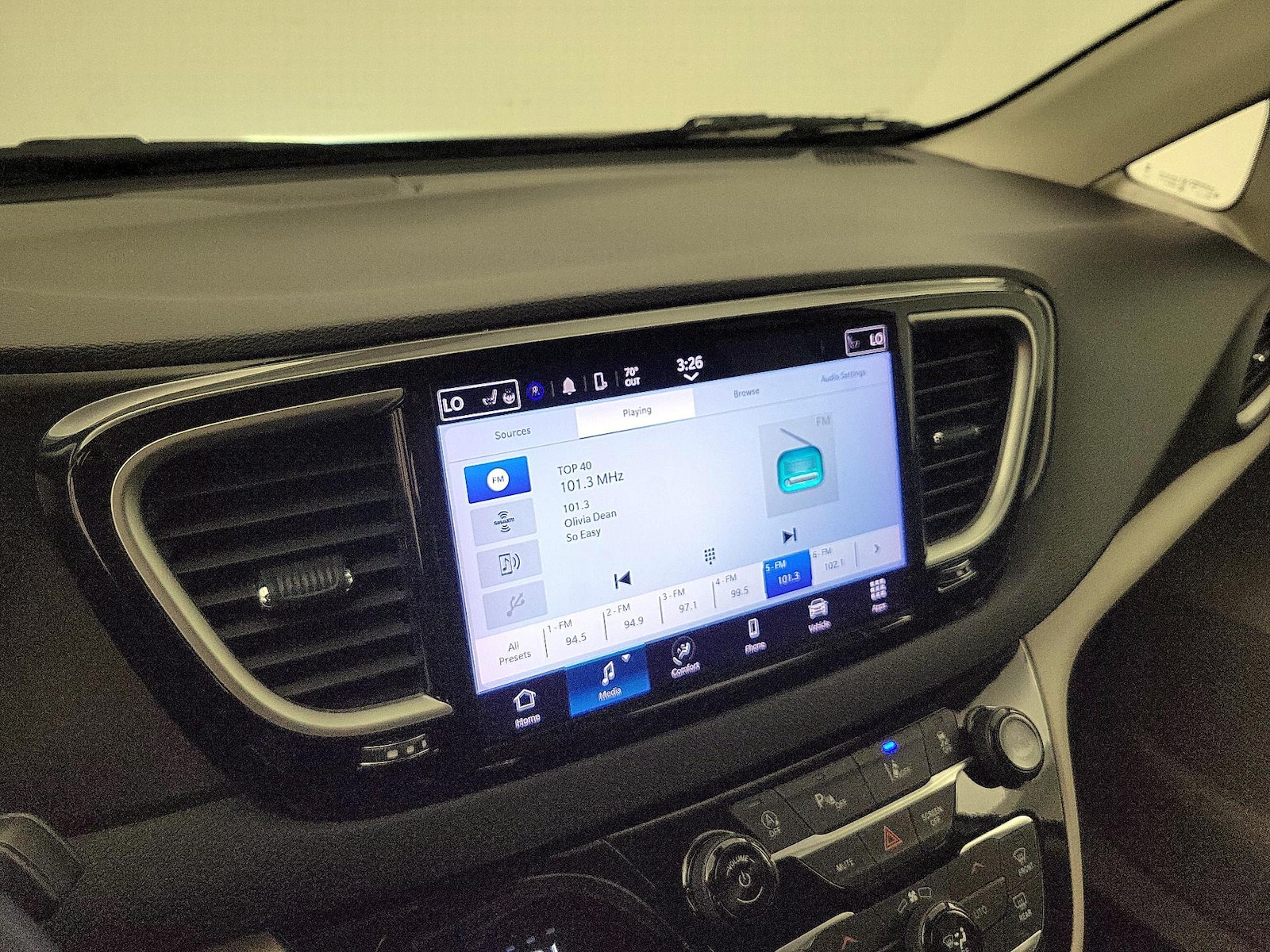 2024 Chrysler Pacifica Touring L - Photo 16