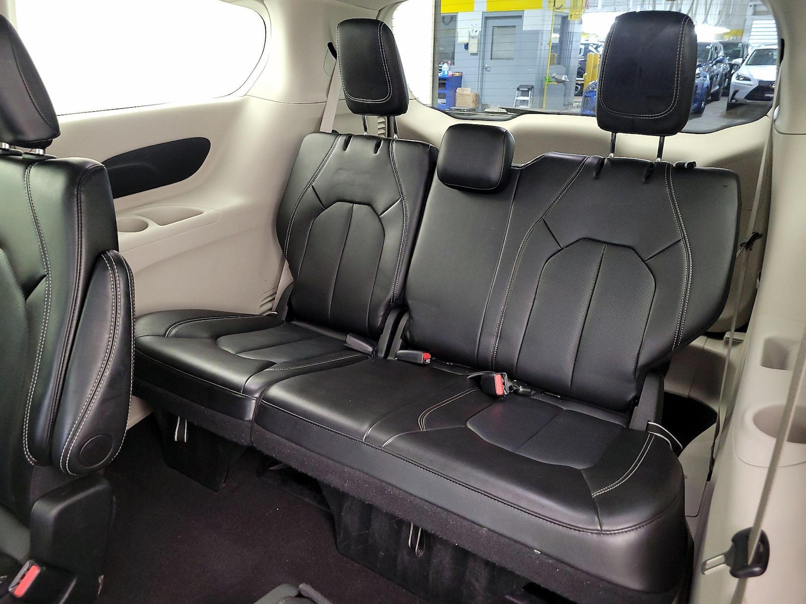 2024 Chrysler Pacifica Touring L - Photo 21