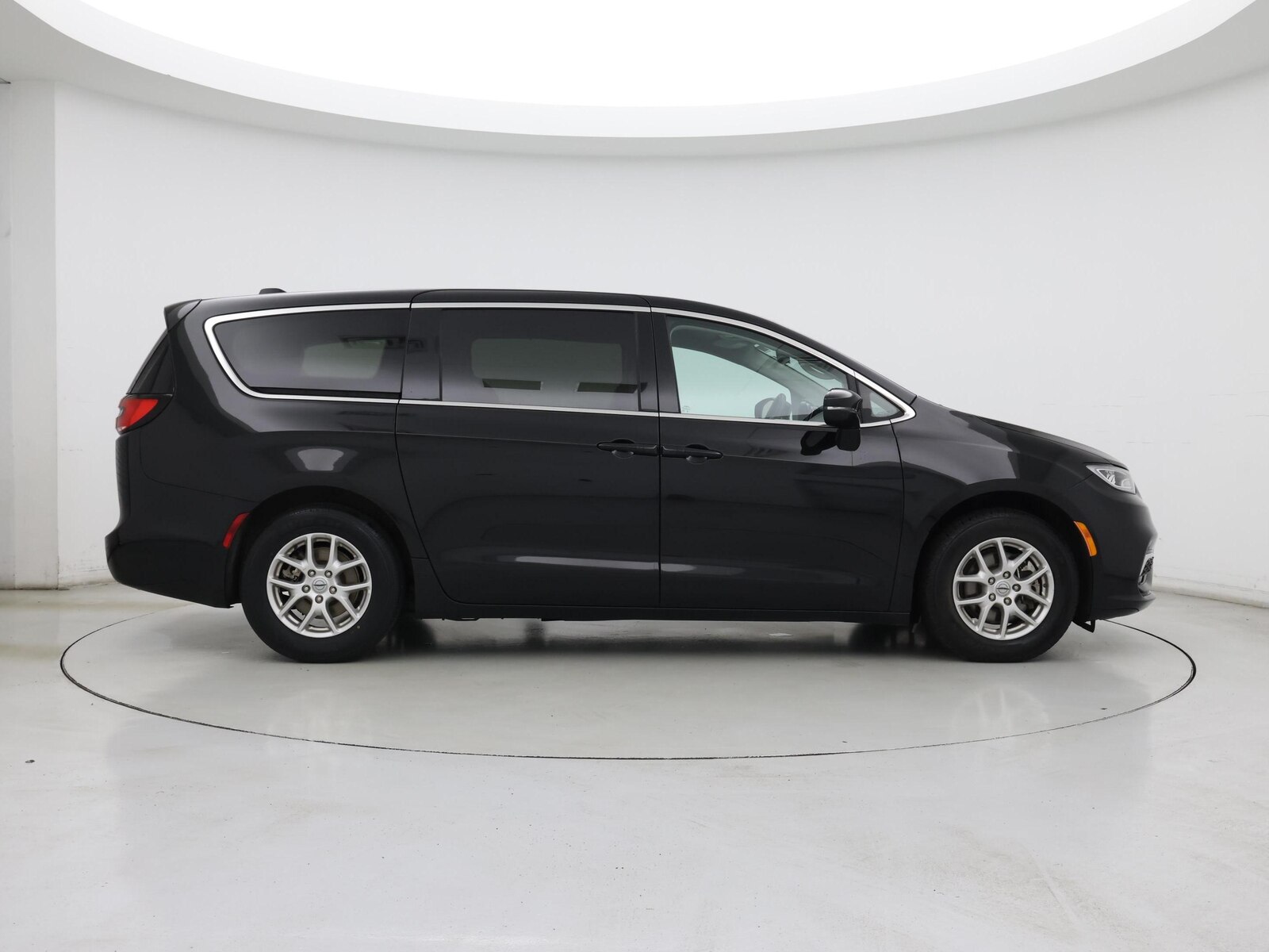 2024 Chrysler Pacifica Touring L - Photo 8