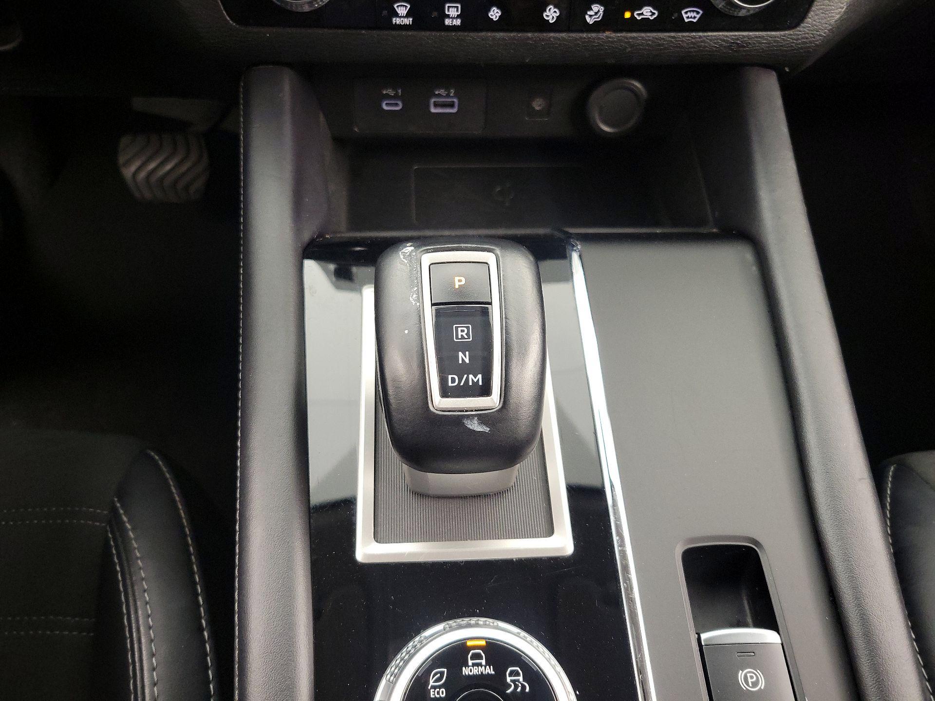 Thumbnail: 2024 Mitsubishi Outlander - 18