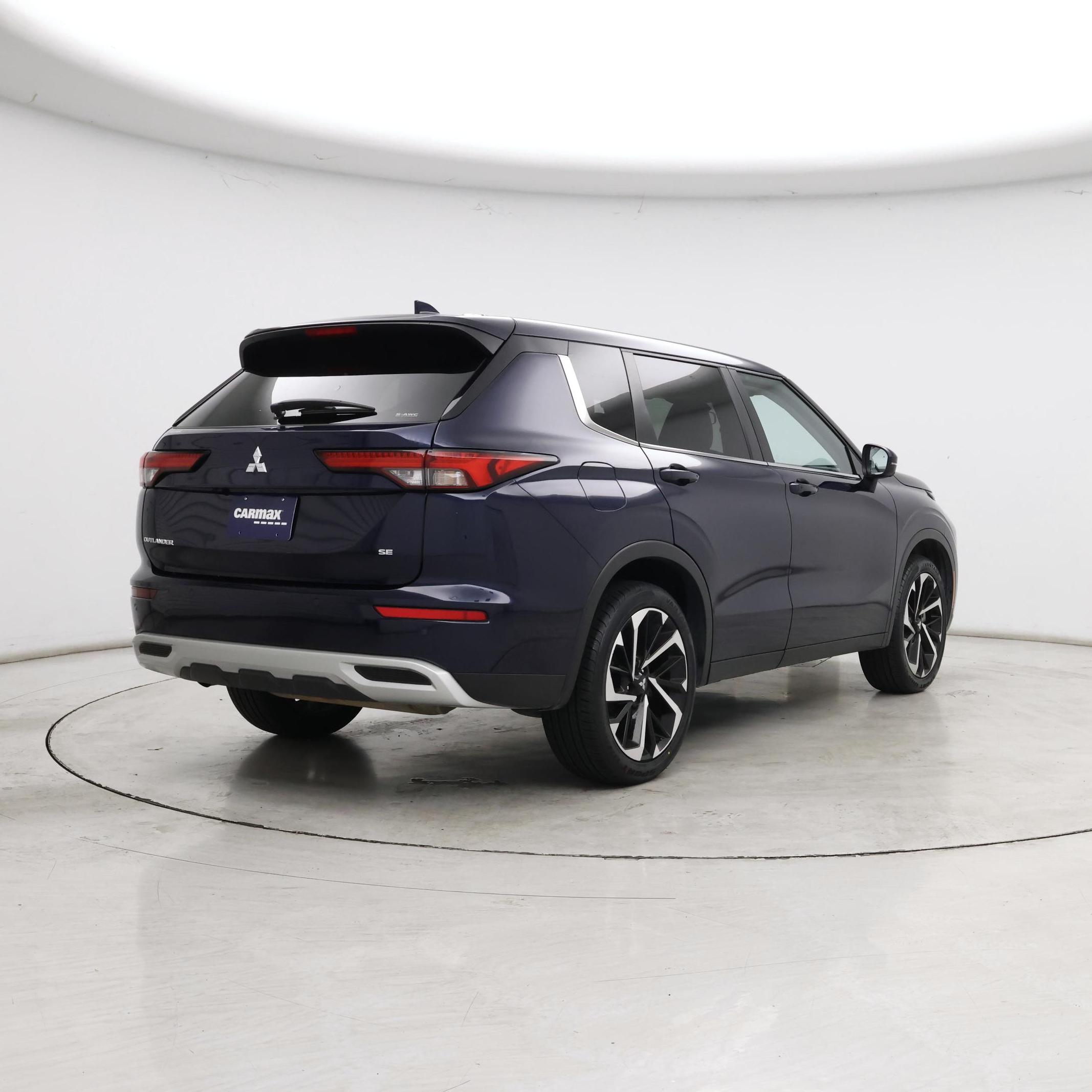 Thumbnail: 2024 Mitsubishi Outlander - 8