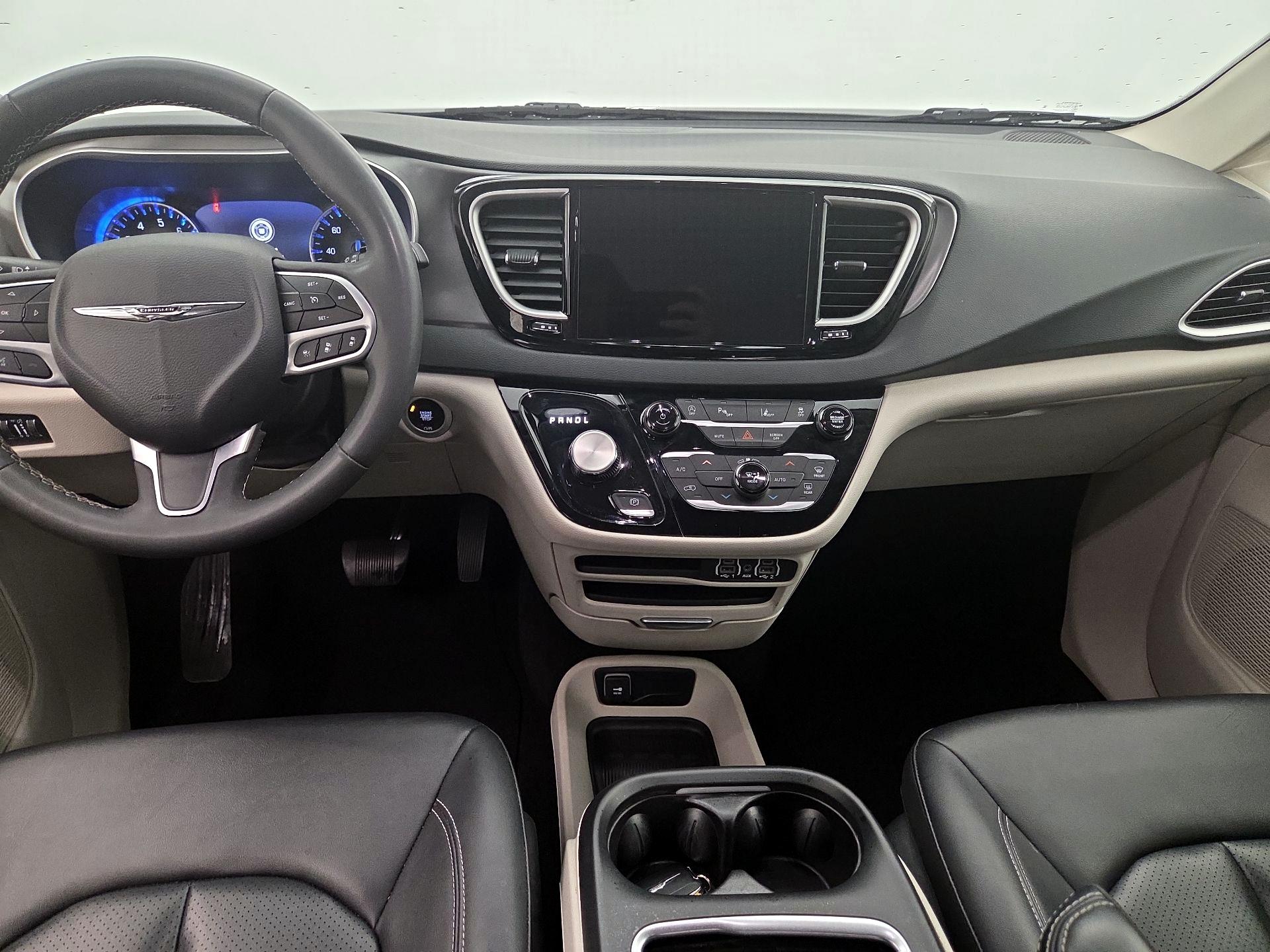 Thumbnail: 2024 Chrysler Pacifica - 9