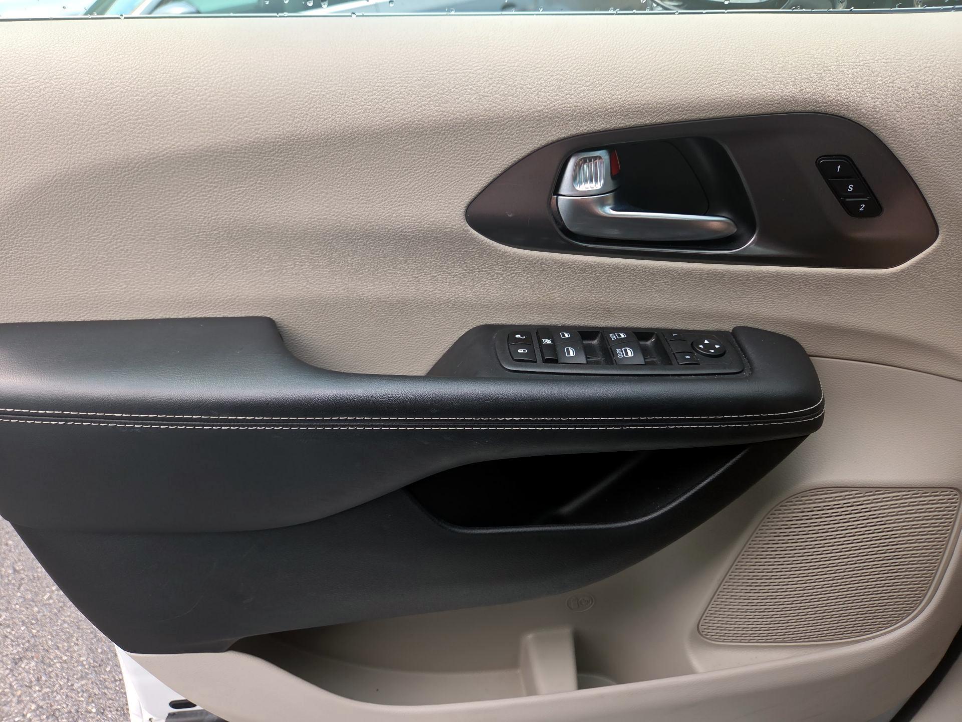 Thumbnail: 2024 Chrysler Pacifica - 12