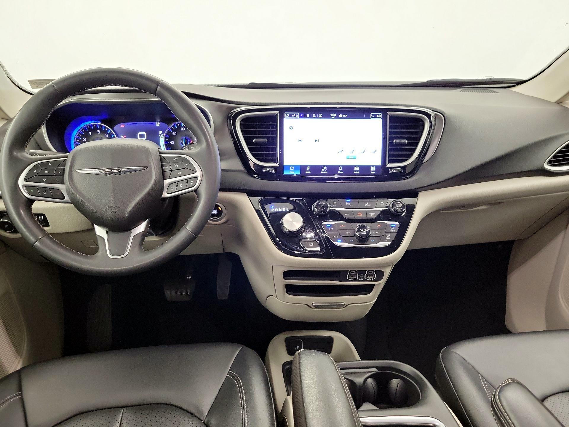 Thumbnail: 2024 Chrysler Pacifica - 9