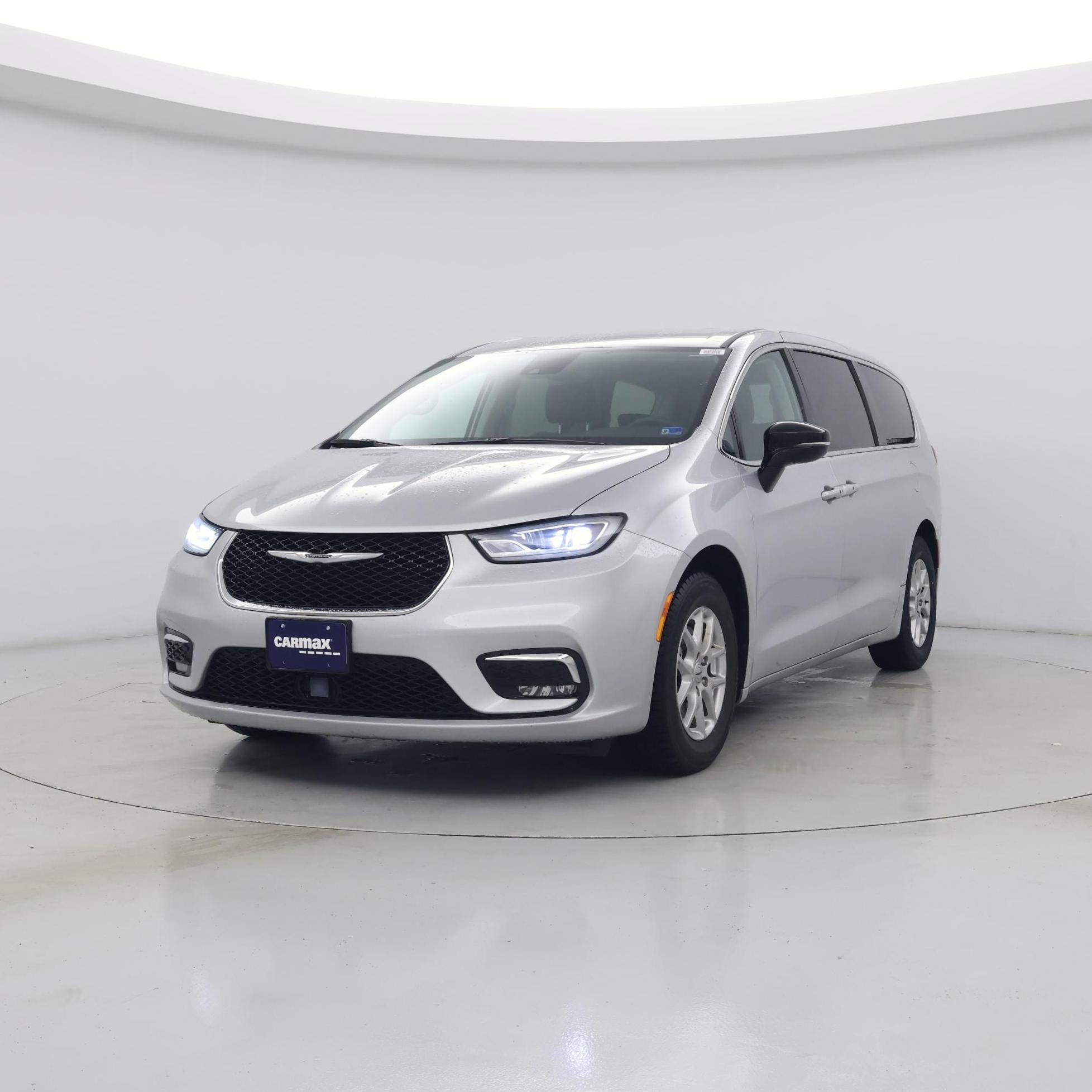 Thumbnail: 2024 Chrysler Pacifica - 4
