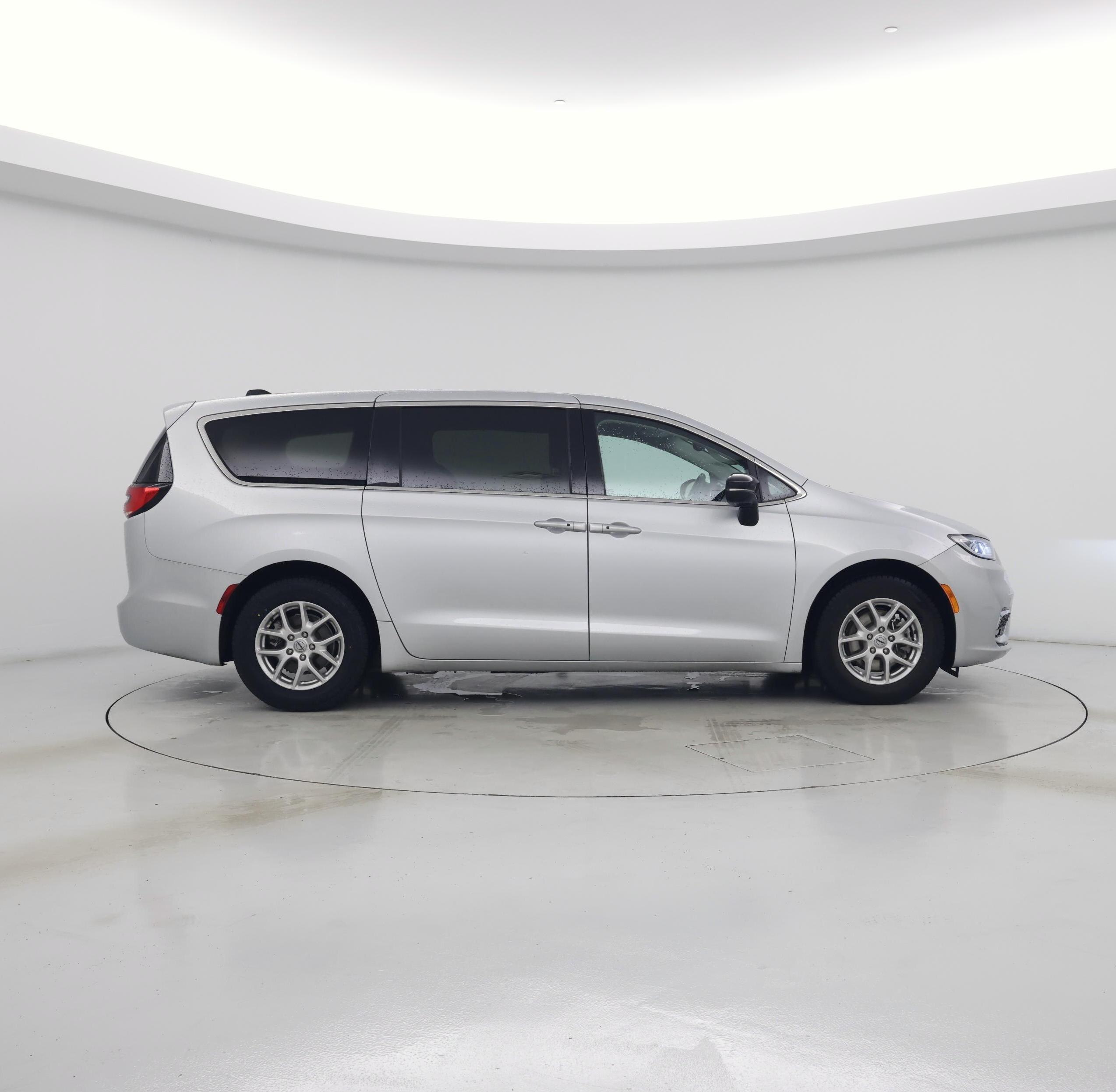 Thumbnail: 2024 Chrysler Pacifica - 7