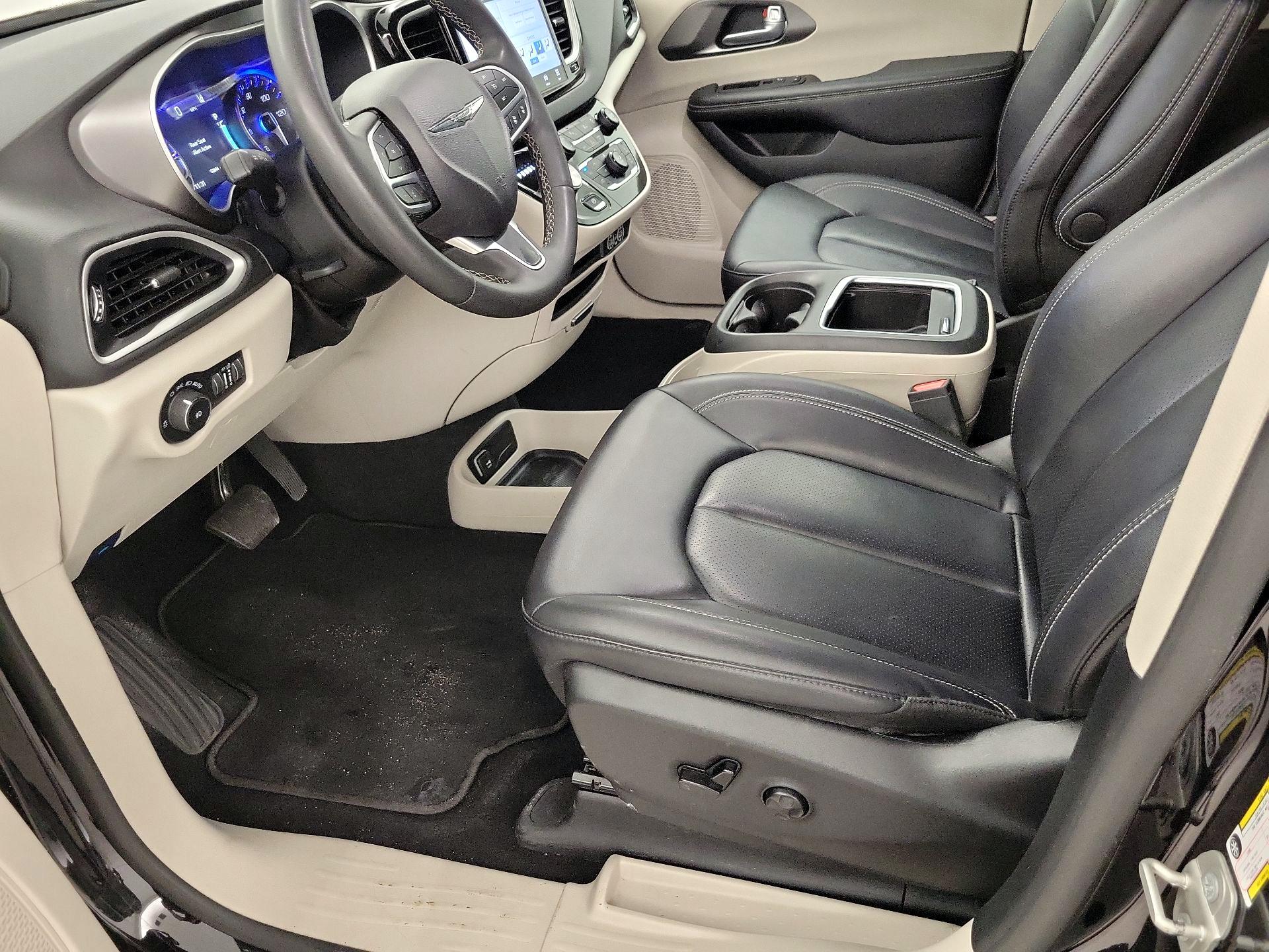 Thumbnail: 2024 Chrysler Pacifica - 11