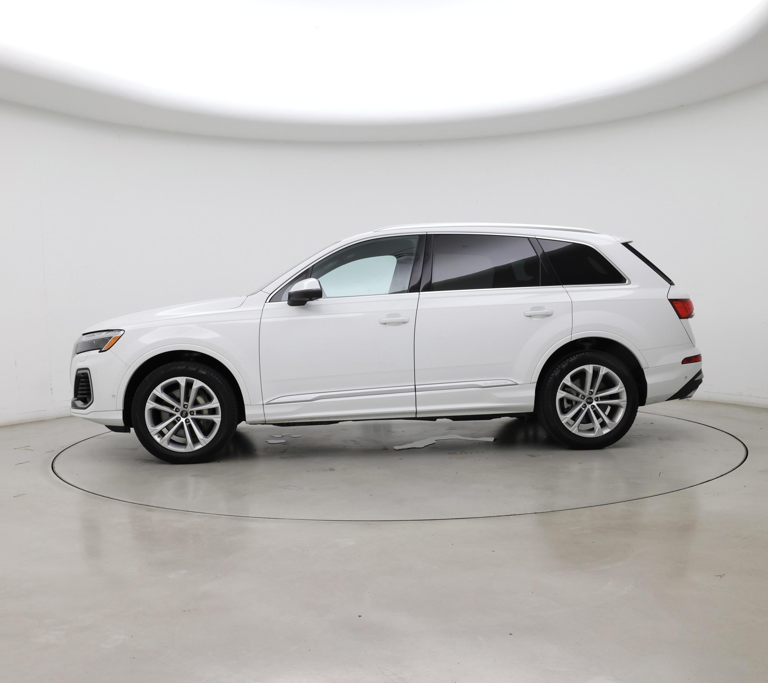 Thumbnail: 2025 Audi Q7 - 3