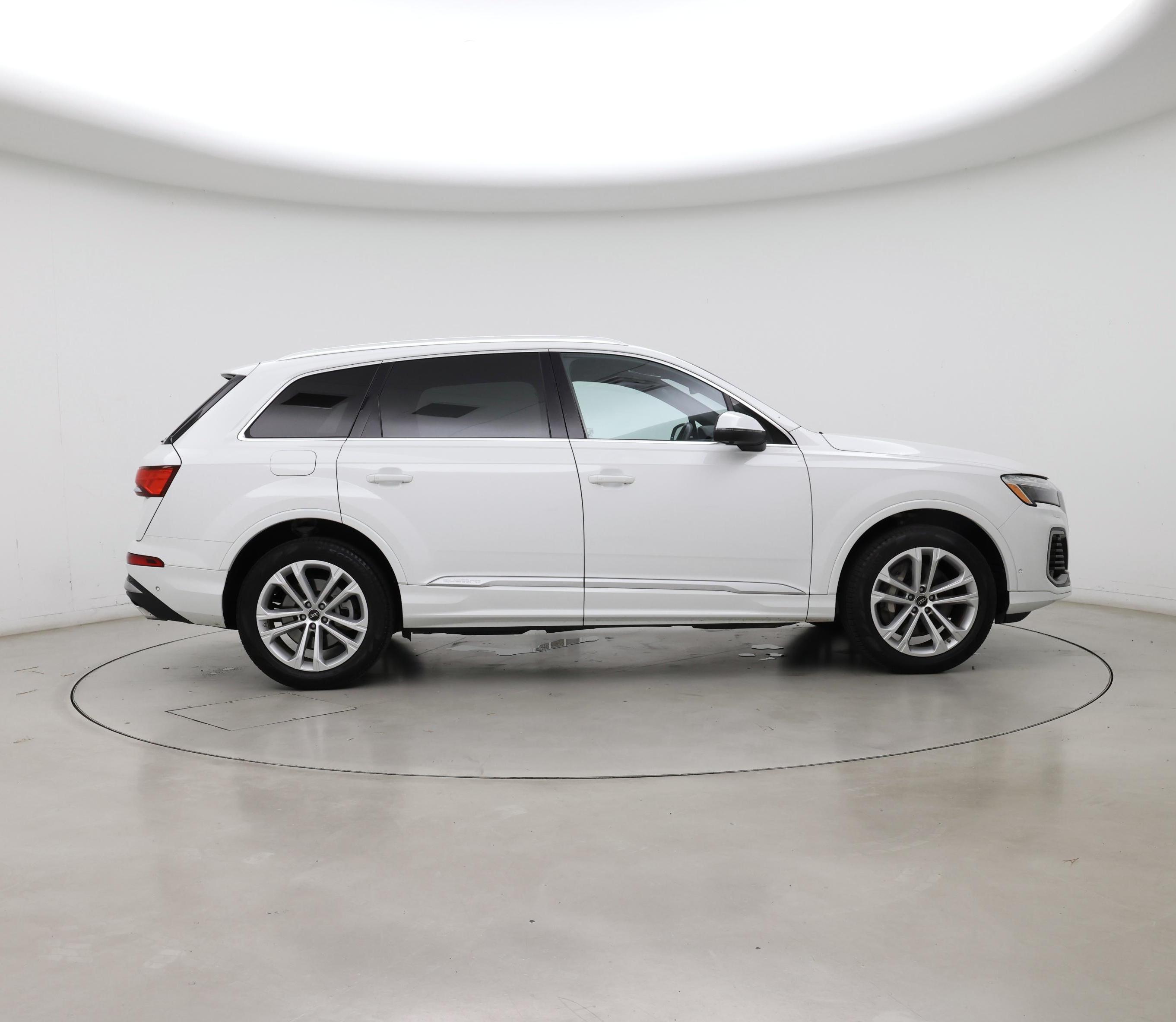 Thumbnail: 2025 Audi Q7 - 7