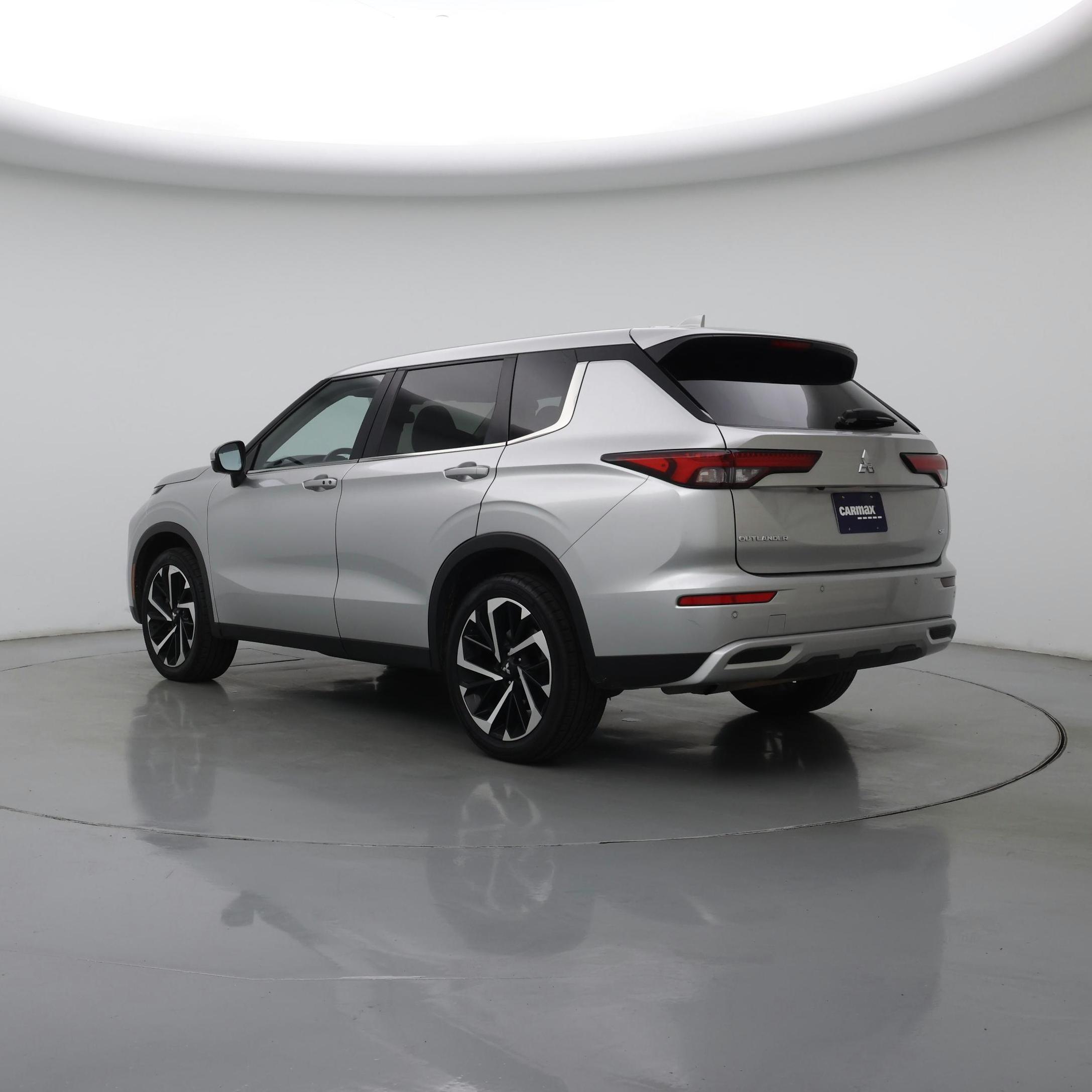 Thumbnail: 2024 Mitsubishi Outlander - 2