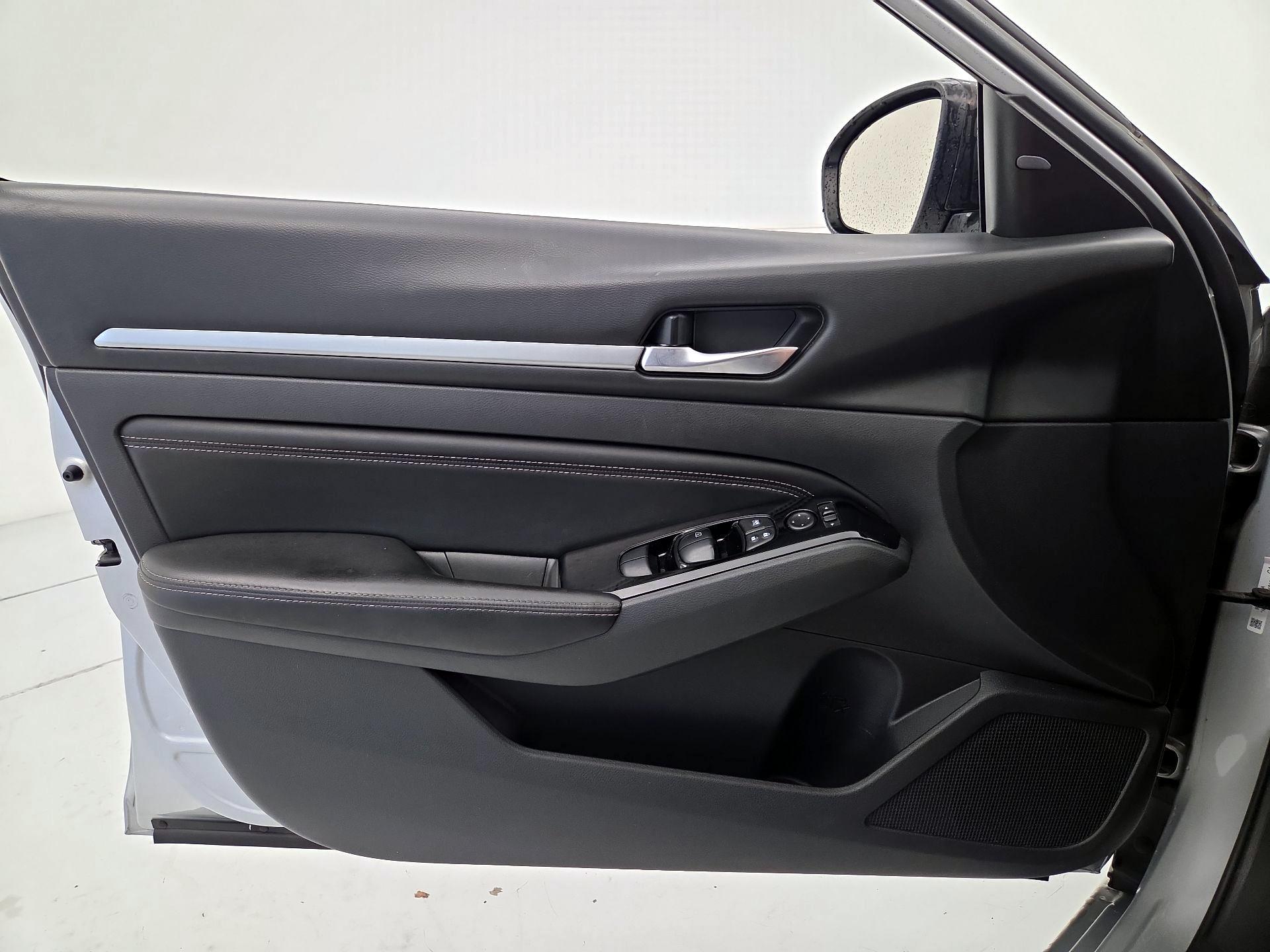 Thumbnail: 2021 Nissan Altima - 12