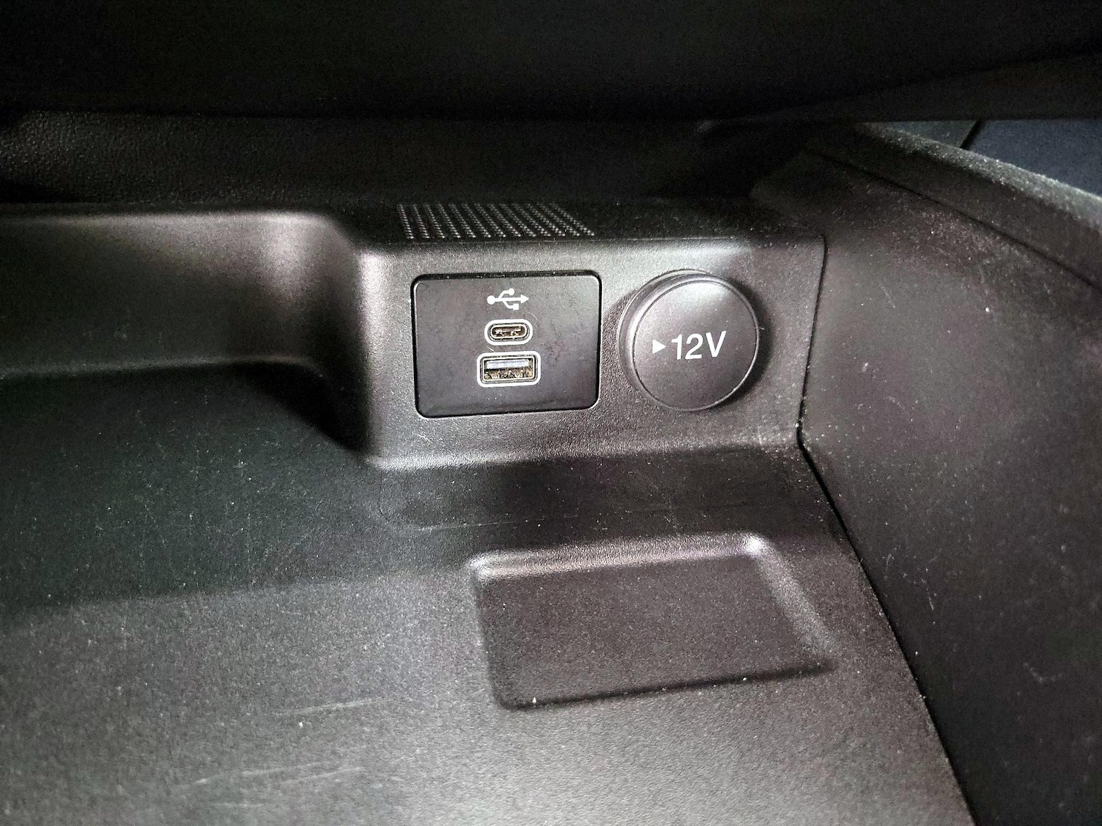 2025 Ford Escape ST-Line Select - Photo 19