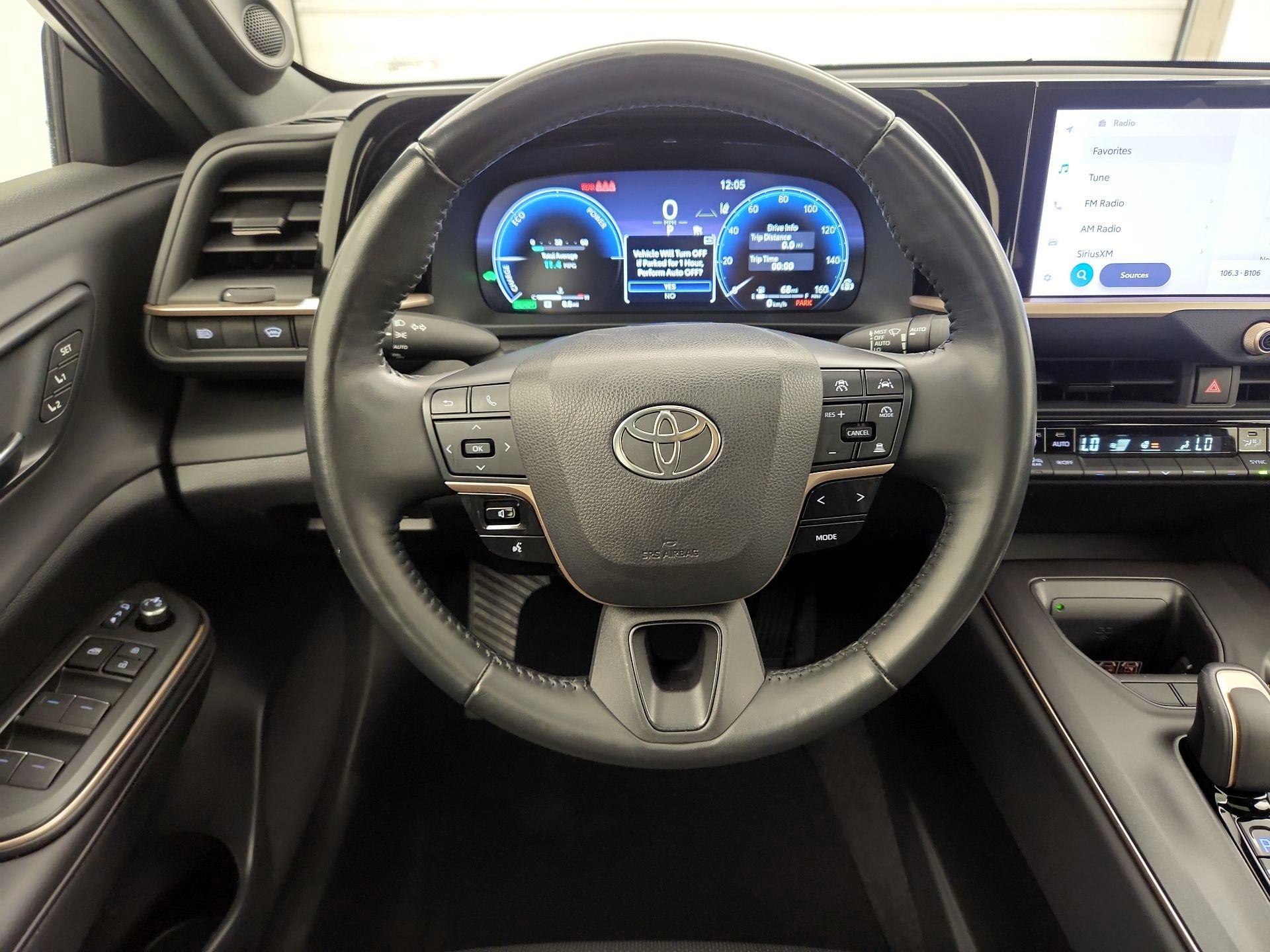 Thumbnail: 2023 Toyota Crown - 10