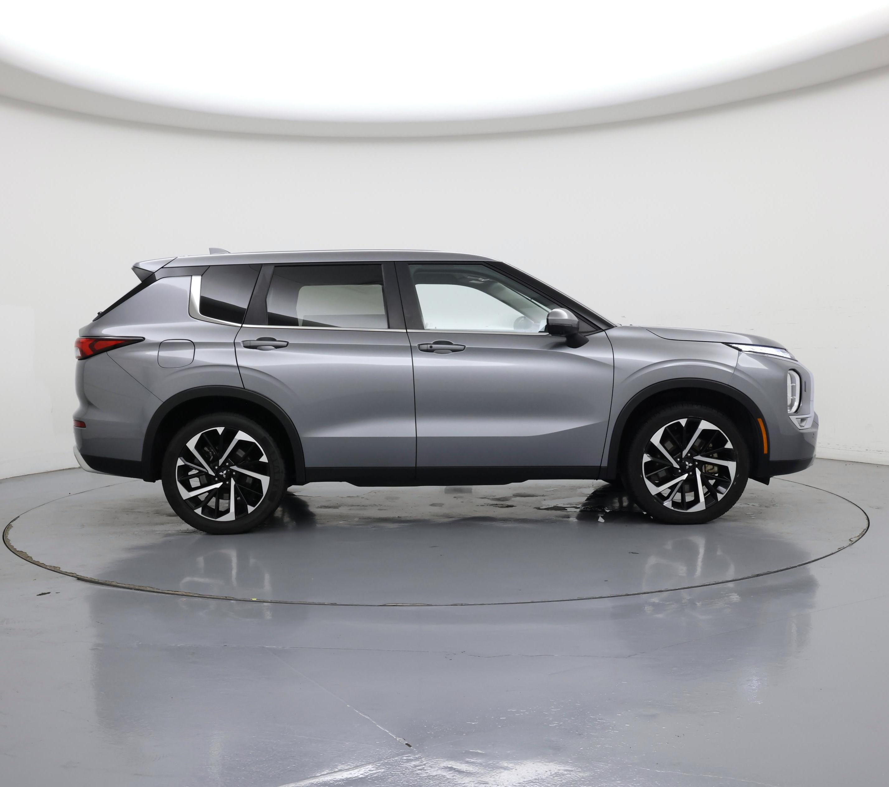 Thumbnail: 2024 Mitsubishi Outlander - 7