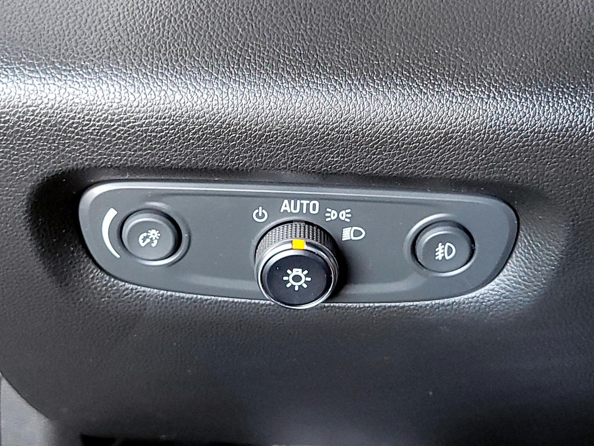 Thumbnail: 2019 Chevrolet Traverse - 13