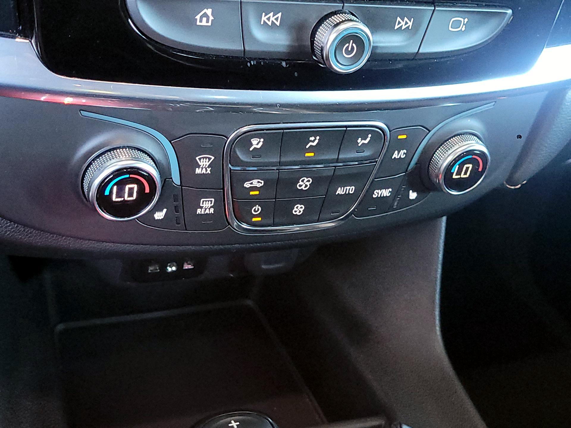 Thumbnail: 2019 Chevrolet Traverse - 16