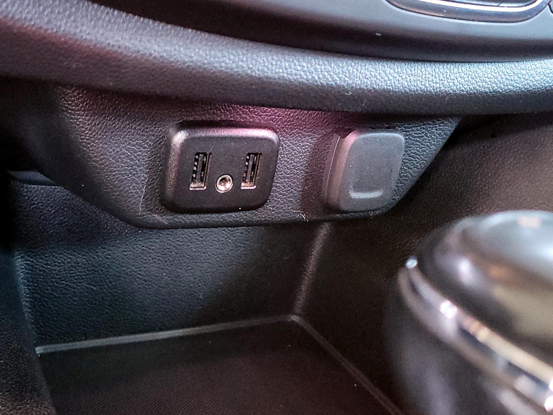 Thumbnail: 2019 Chevrolet Traverse - 18