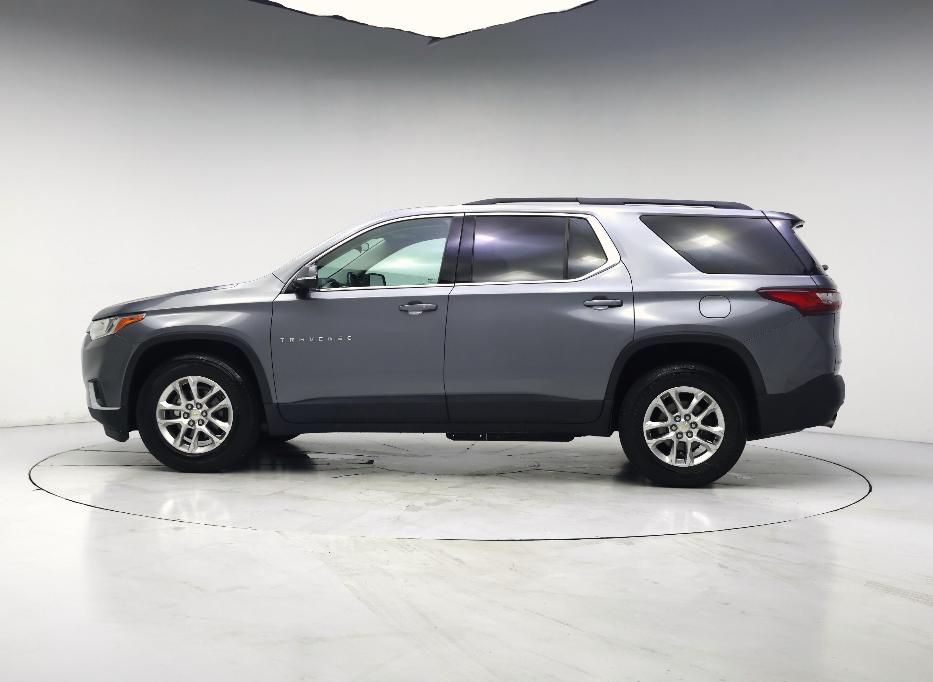 Thumbnail: 2019 Chevrolet Traverse - 3