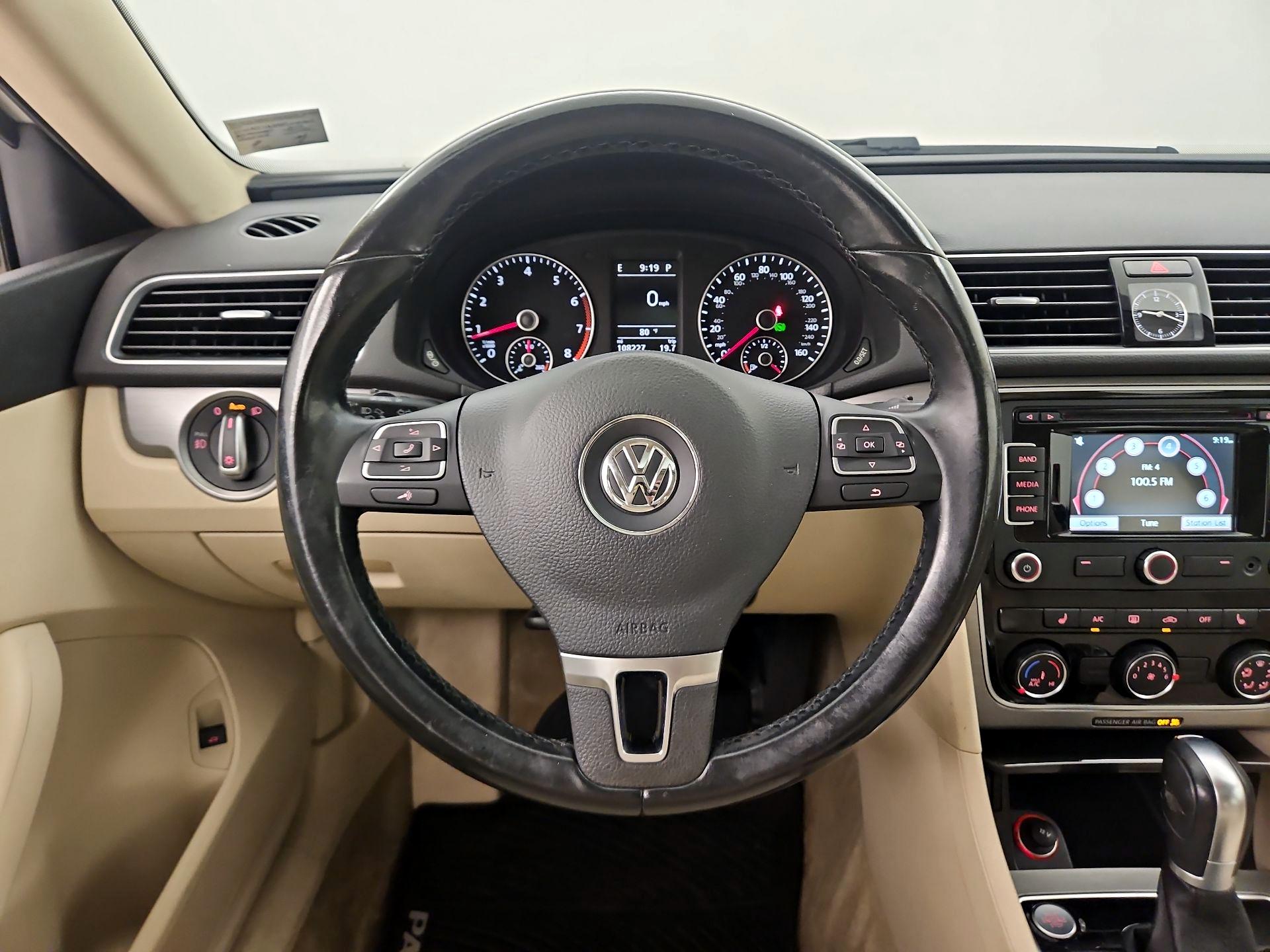 Thumbnail: 2015 Volkswagen Passat - 10