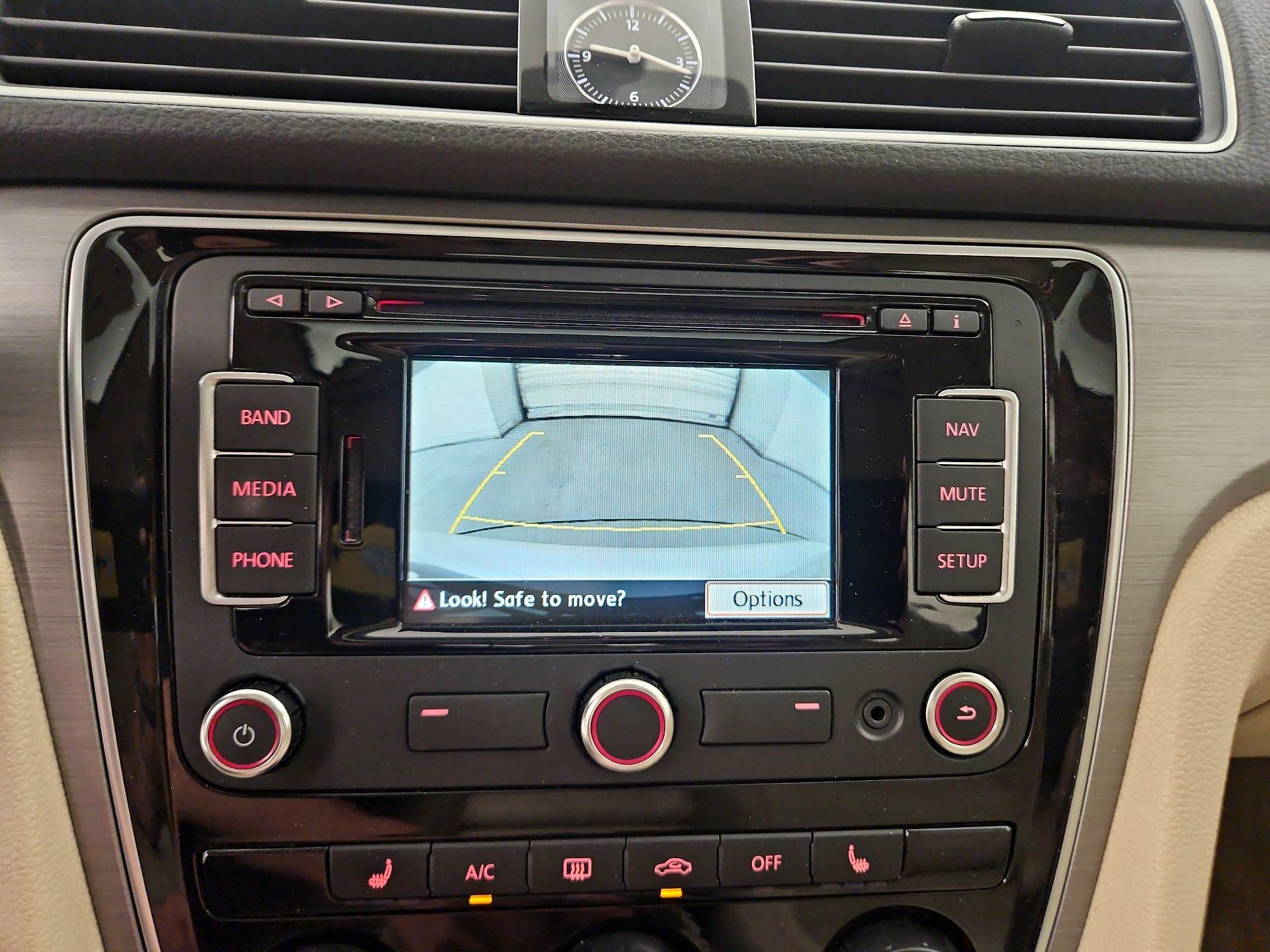 Thumbnail: 2015 Volkswagen Passat - 14