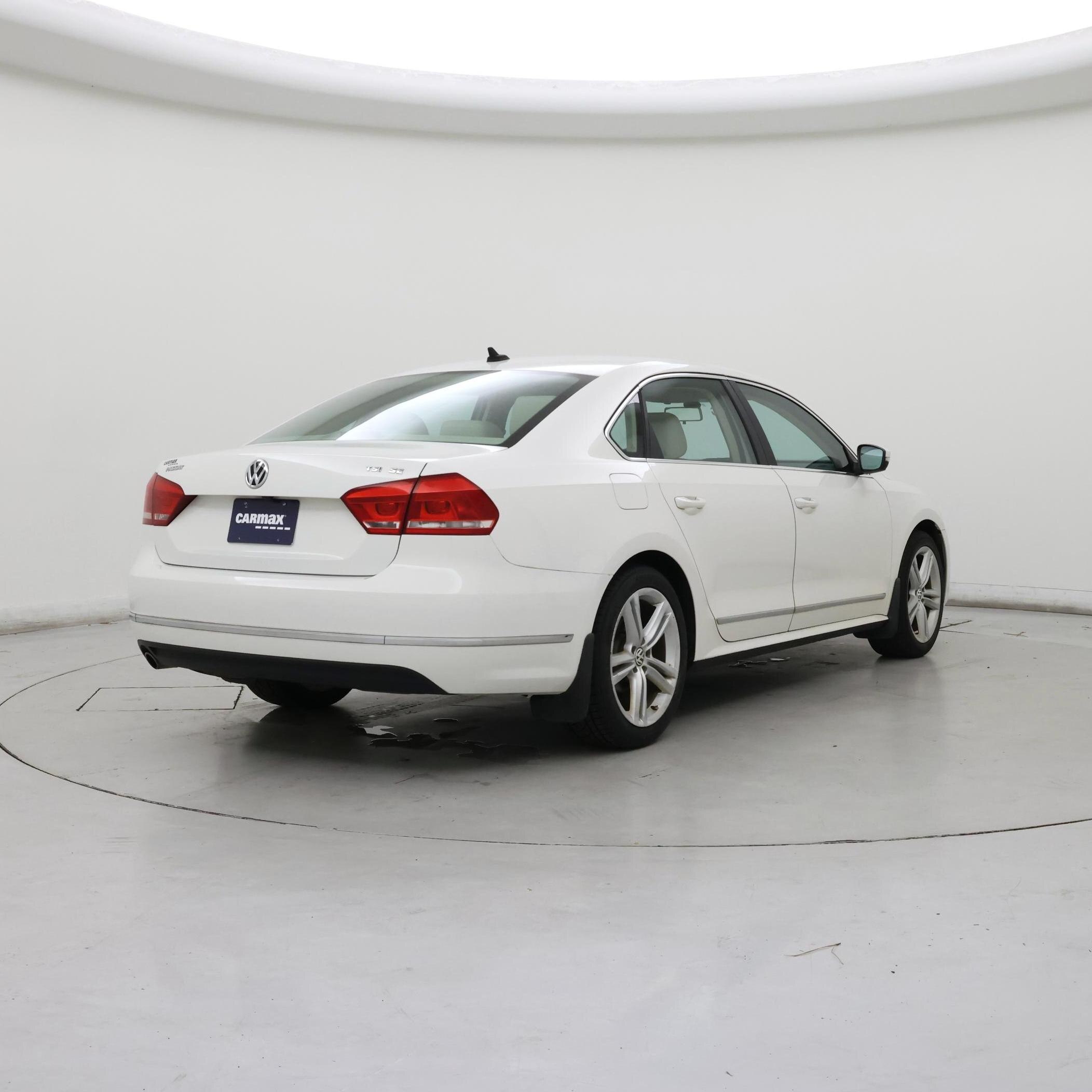 Thumbnail: 2015 Volkswagen Passat - 8