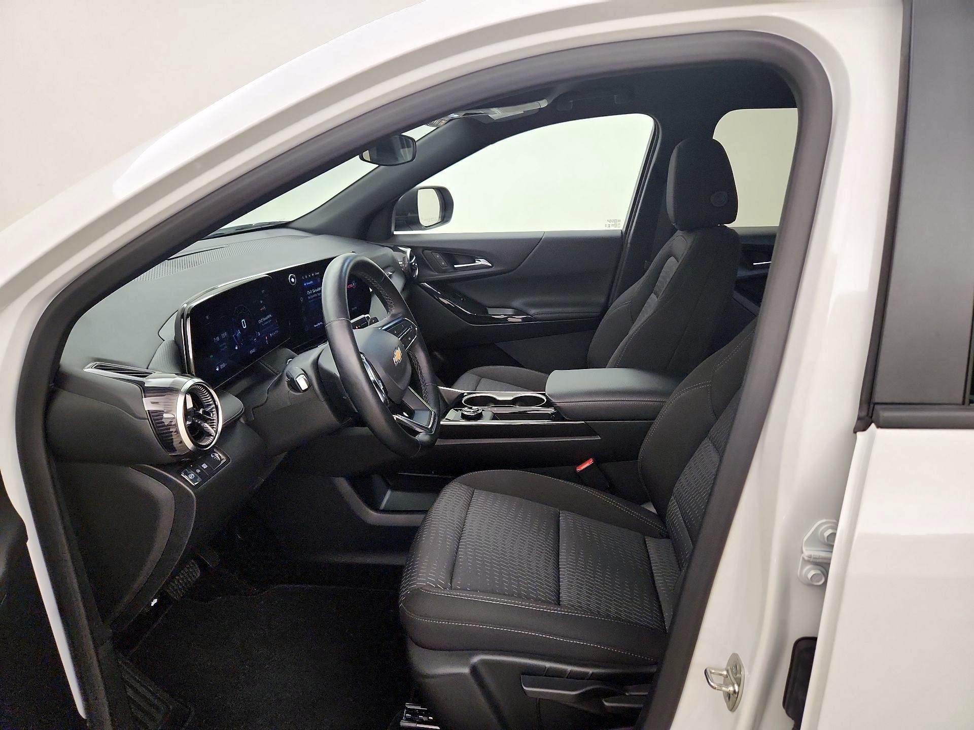 Thumbnail: 2026 Chevrolet Equinox - 11