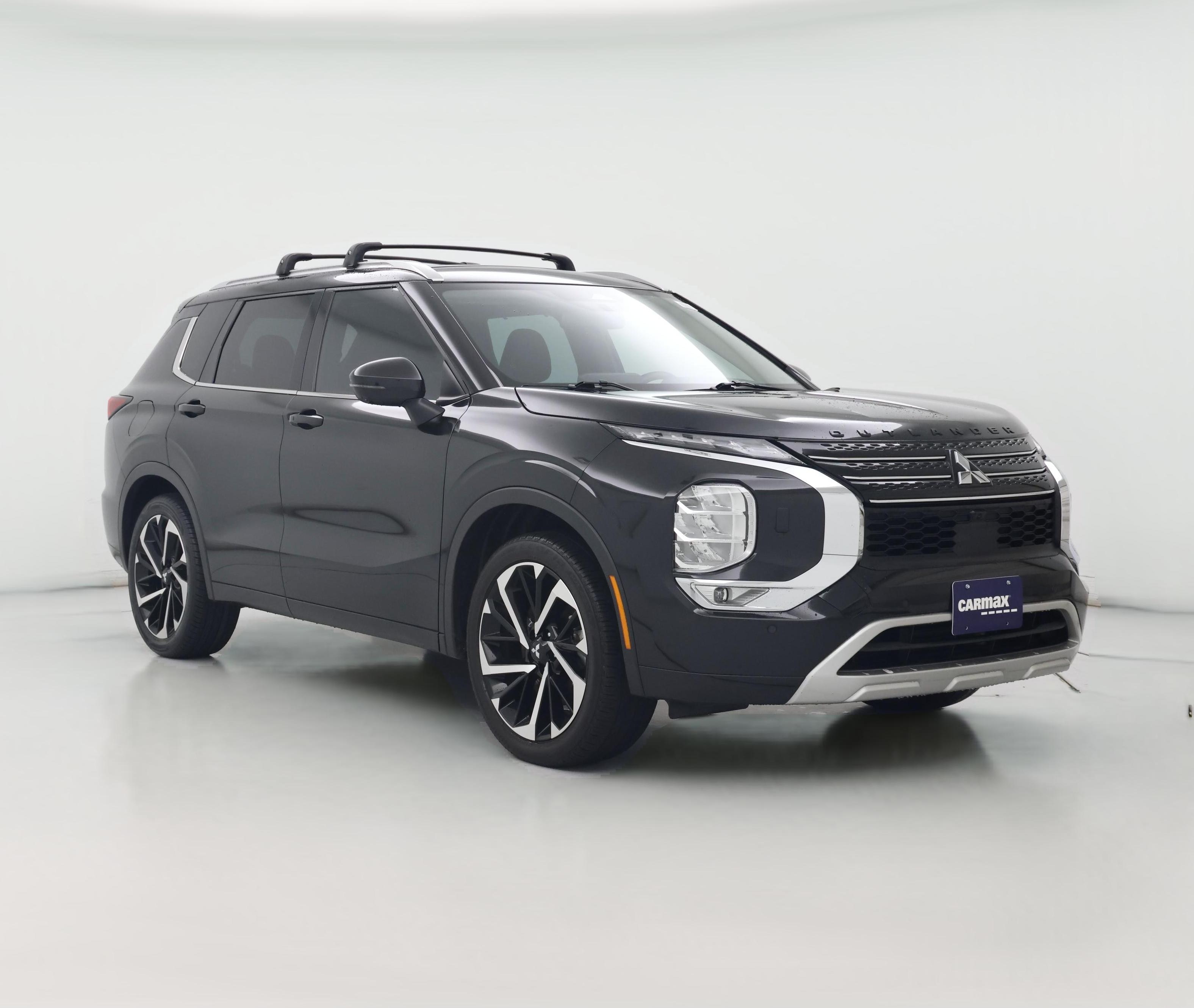 Thumbnail: 2023 Mitsubishi Outlander - 1