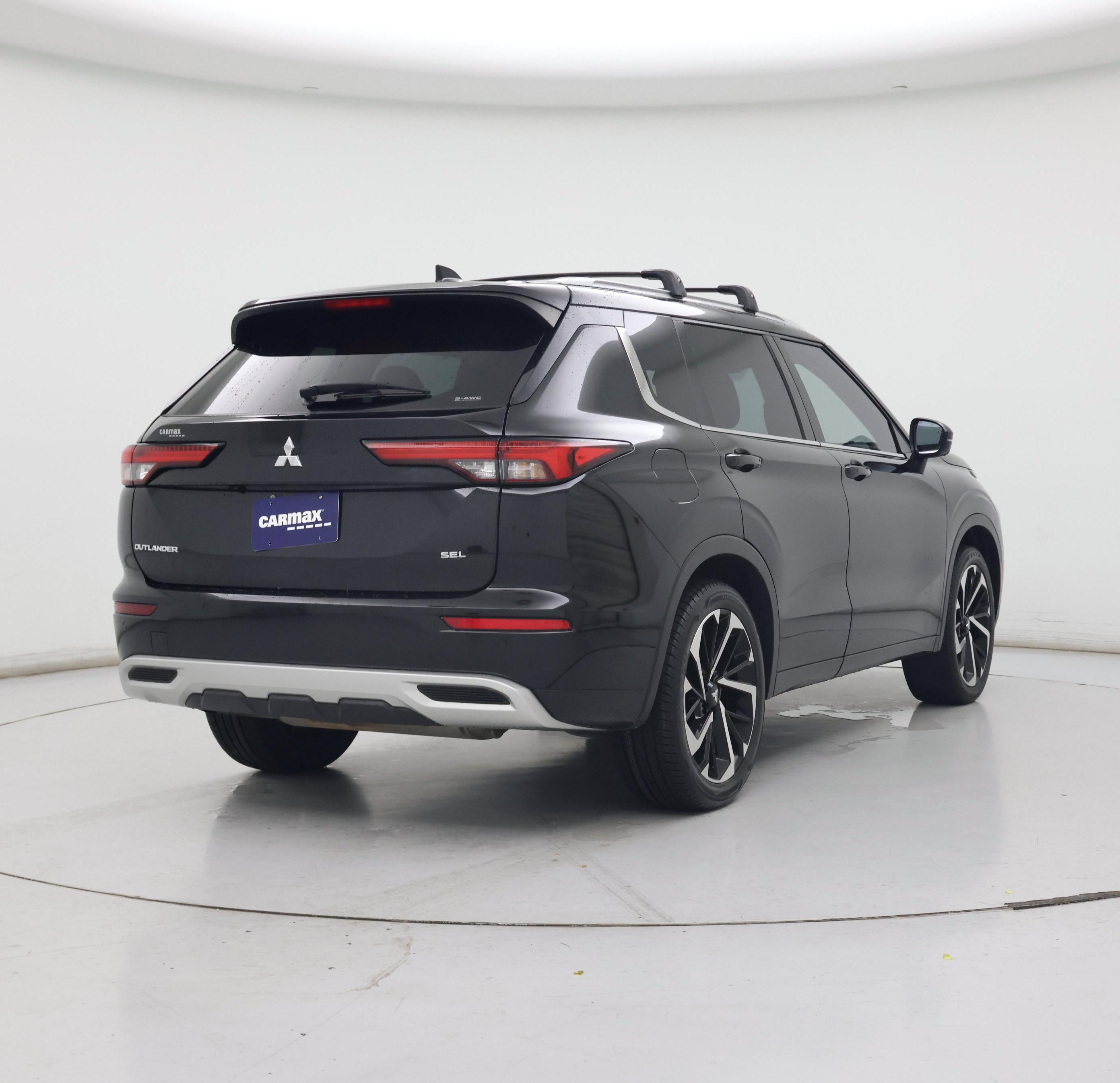 Thumbnail: 2023 Mitsubishi Outlander - 8