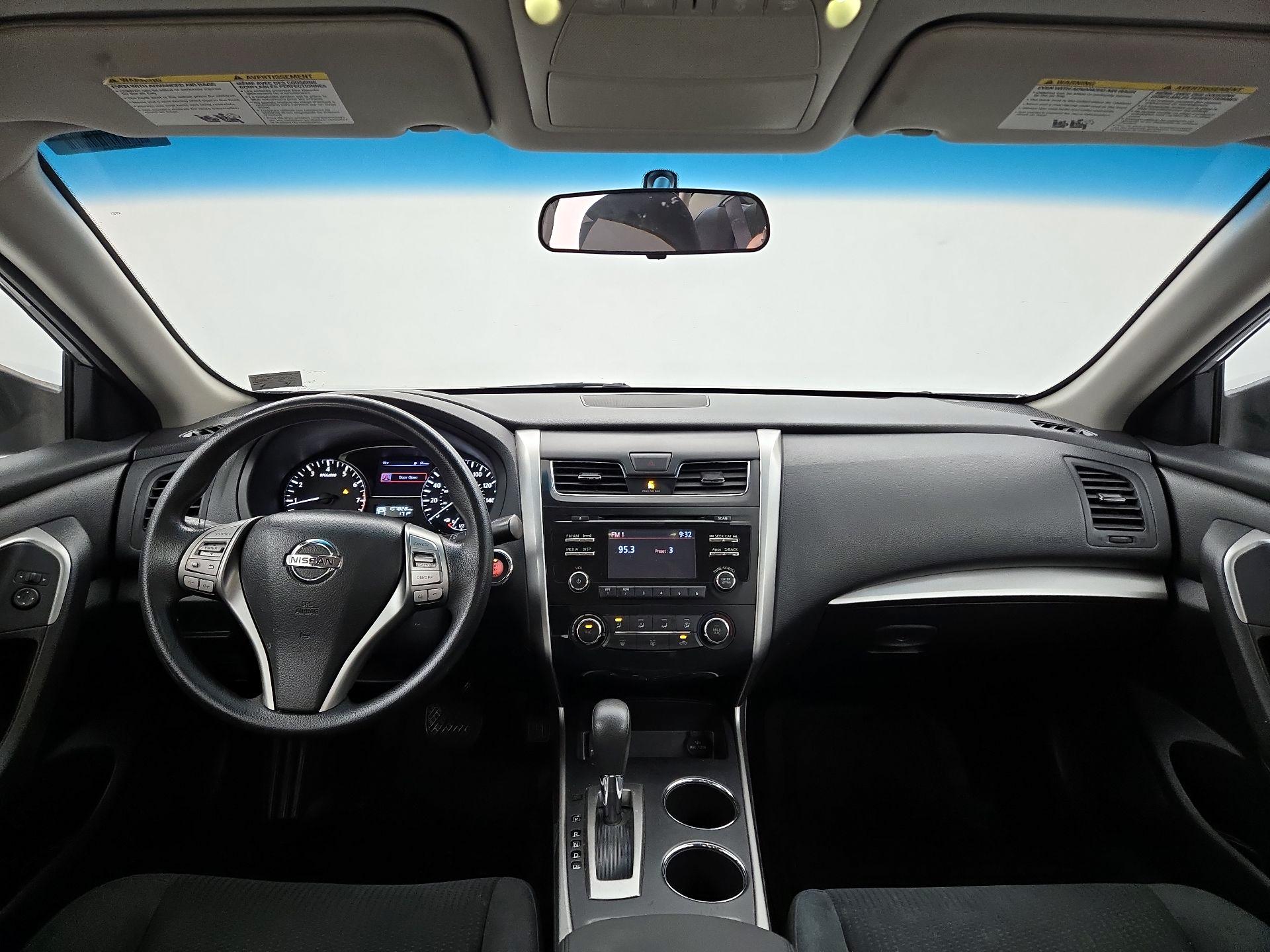 Thumbnail: 2015 Nissan Altima - 9
