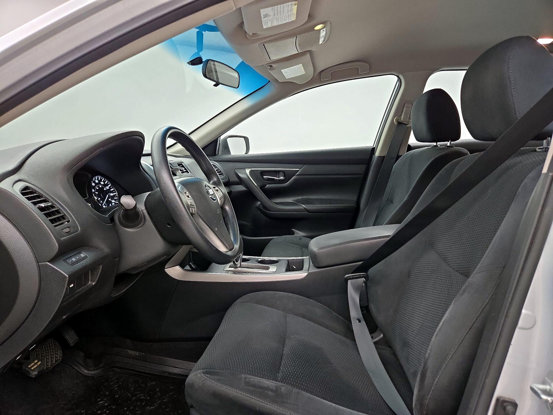 Thumbnail: 2015 Nissan Altima - 11