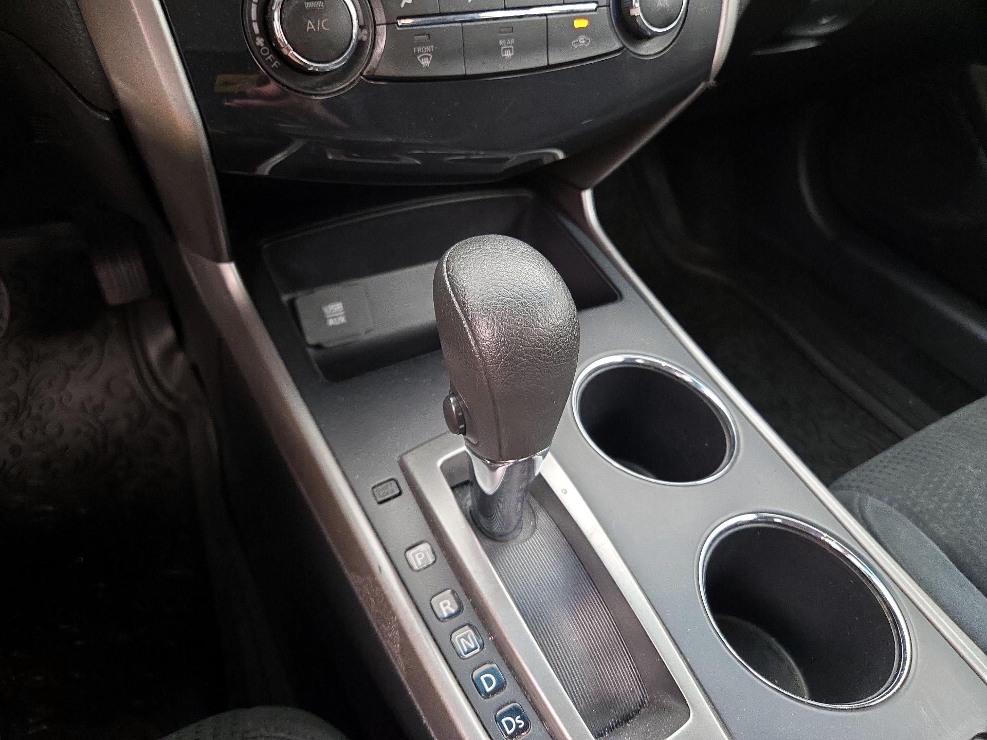 Thumbnail: 2015 Nissan Altima - 17