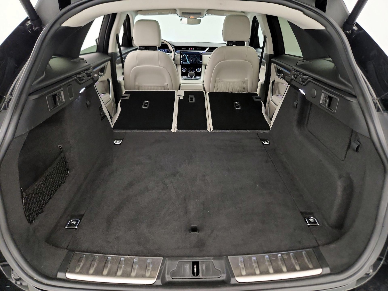 2023 Jaguar F-Pace S - Photo 24