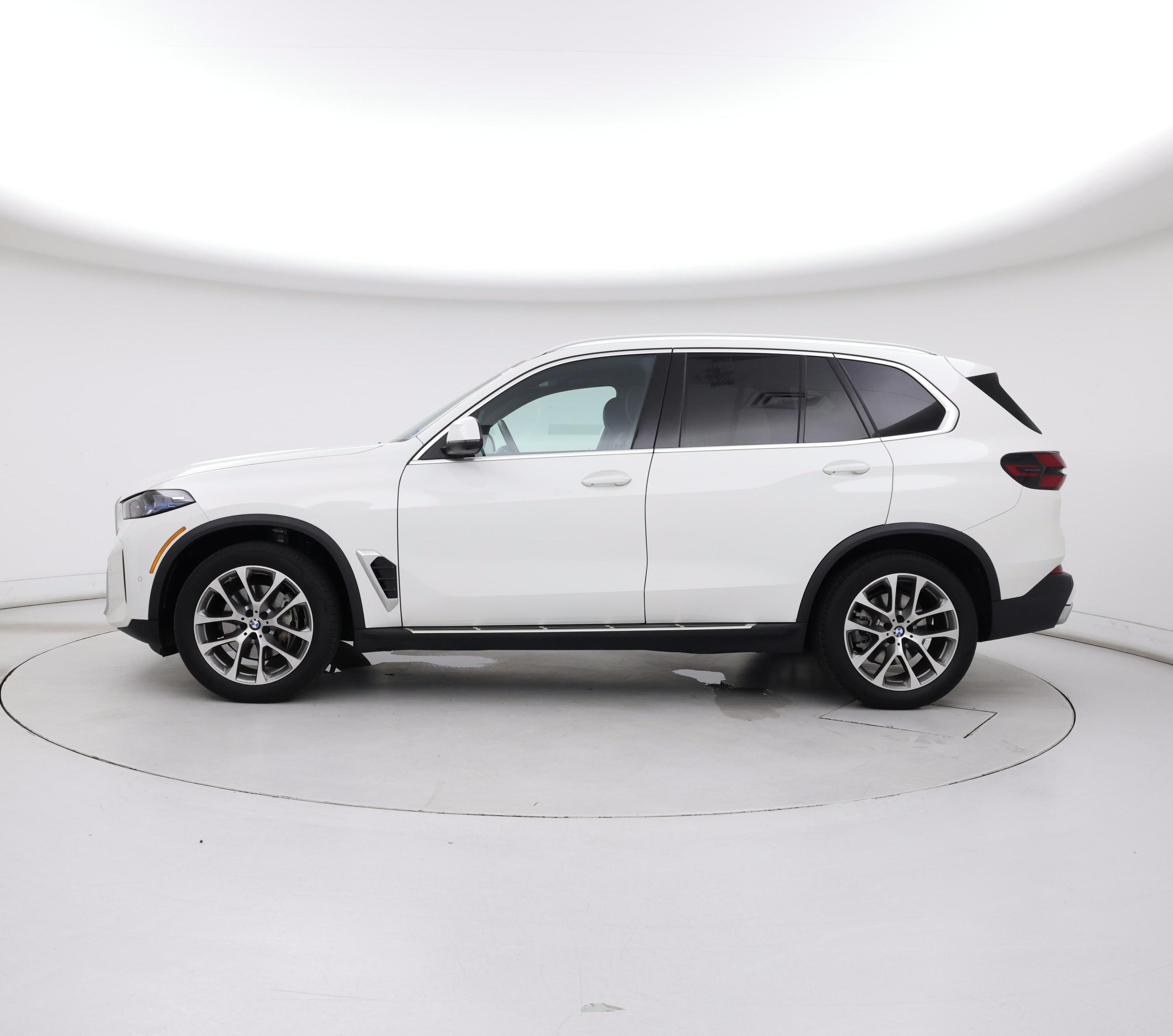Thumbnail: 2026 BMW X5 - 3