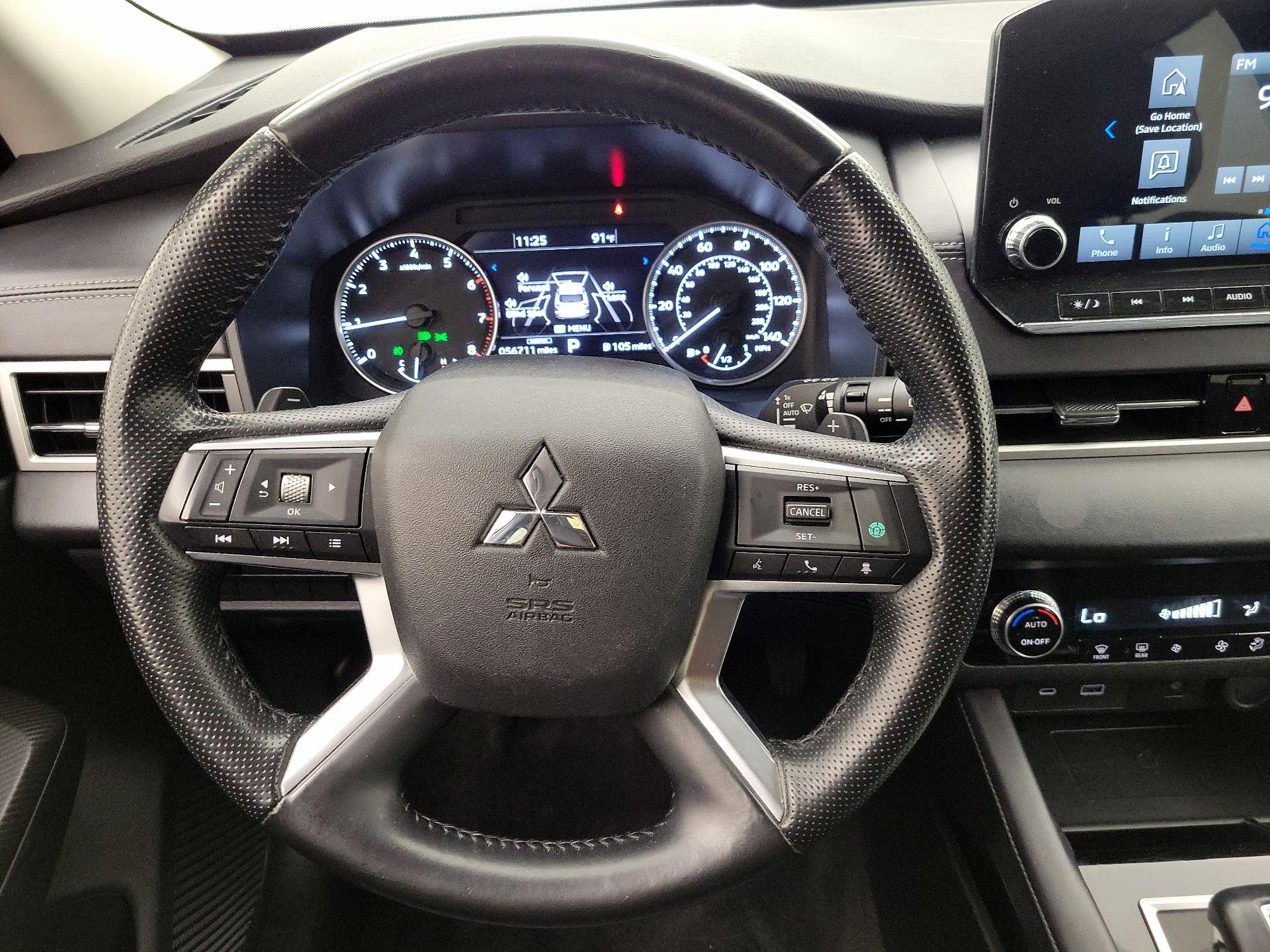 Thumbnail: 2024 Mitsubishi Outlander - 10