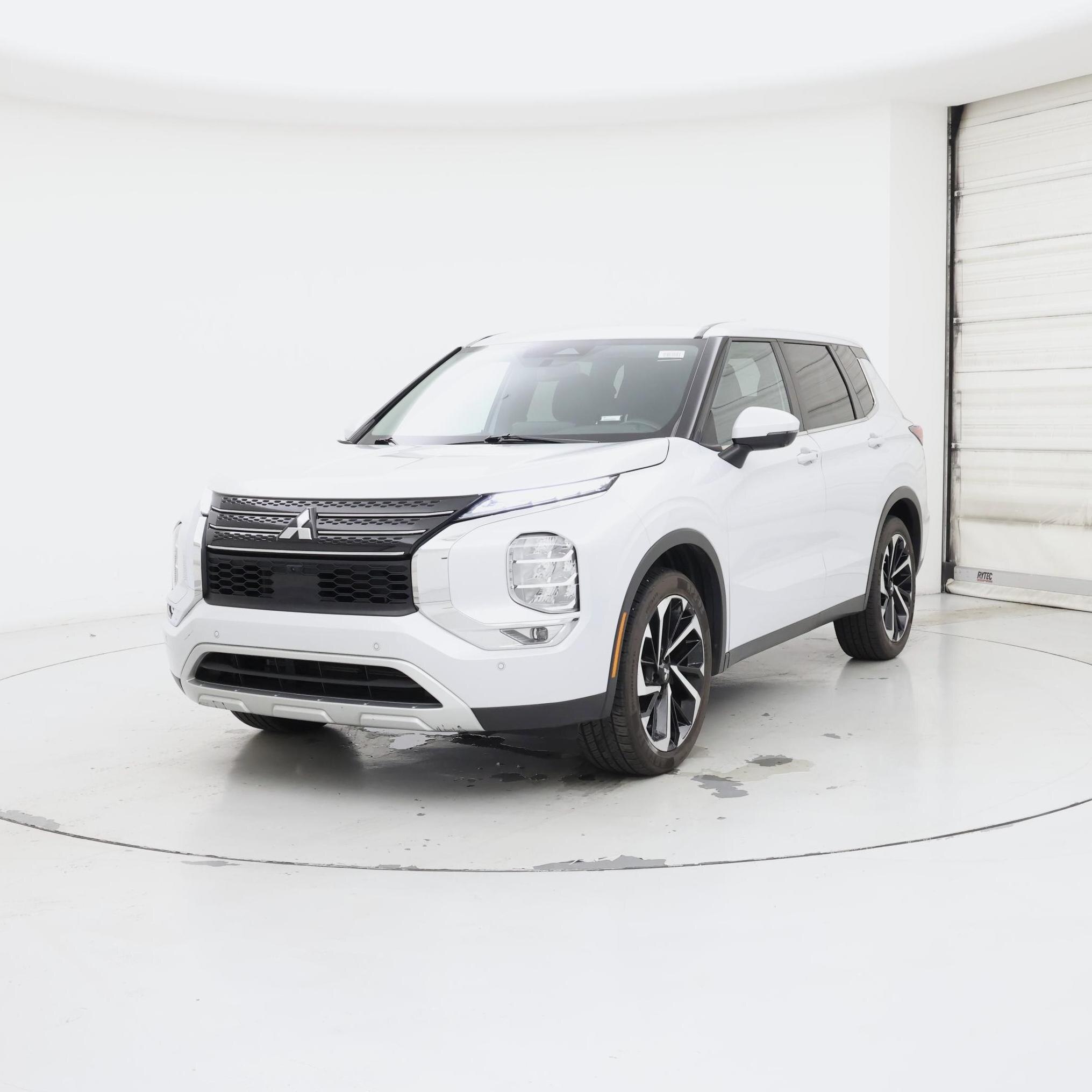 Thumbnail: 2024 Mitsubishi Outlander - 4