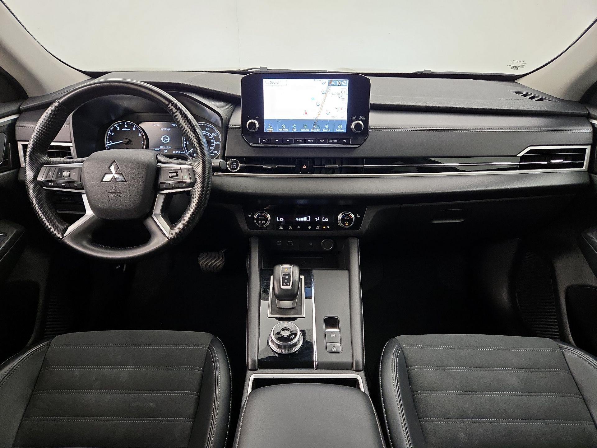Thumbnail: 2024 Mitsubishi Outlander - 9