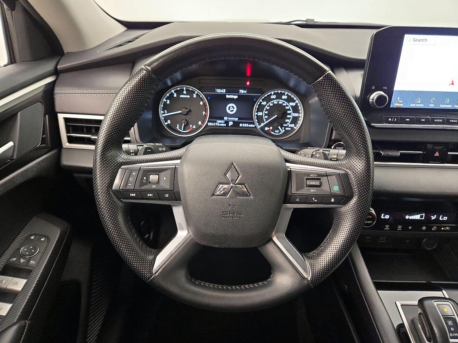 Thumbnail: 2024 Mitsubishi Outlander - 10