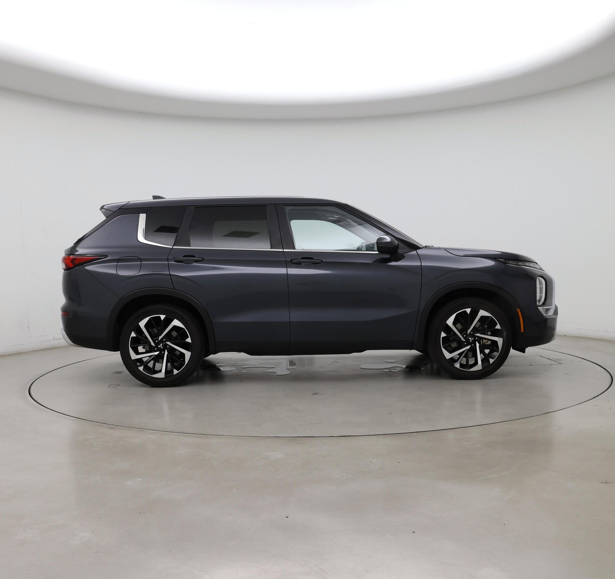 Thumbnail: 2024 Mitsubishi Outlander - 7