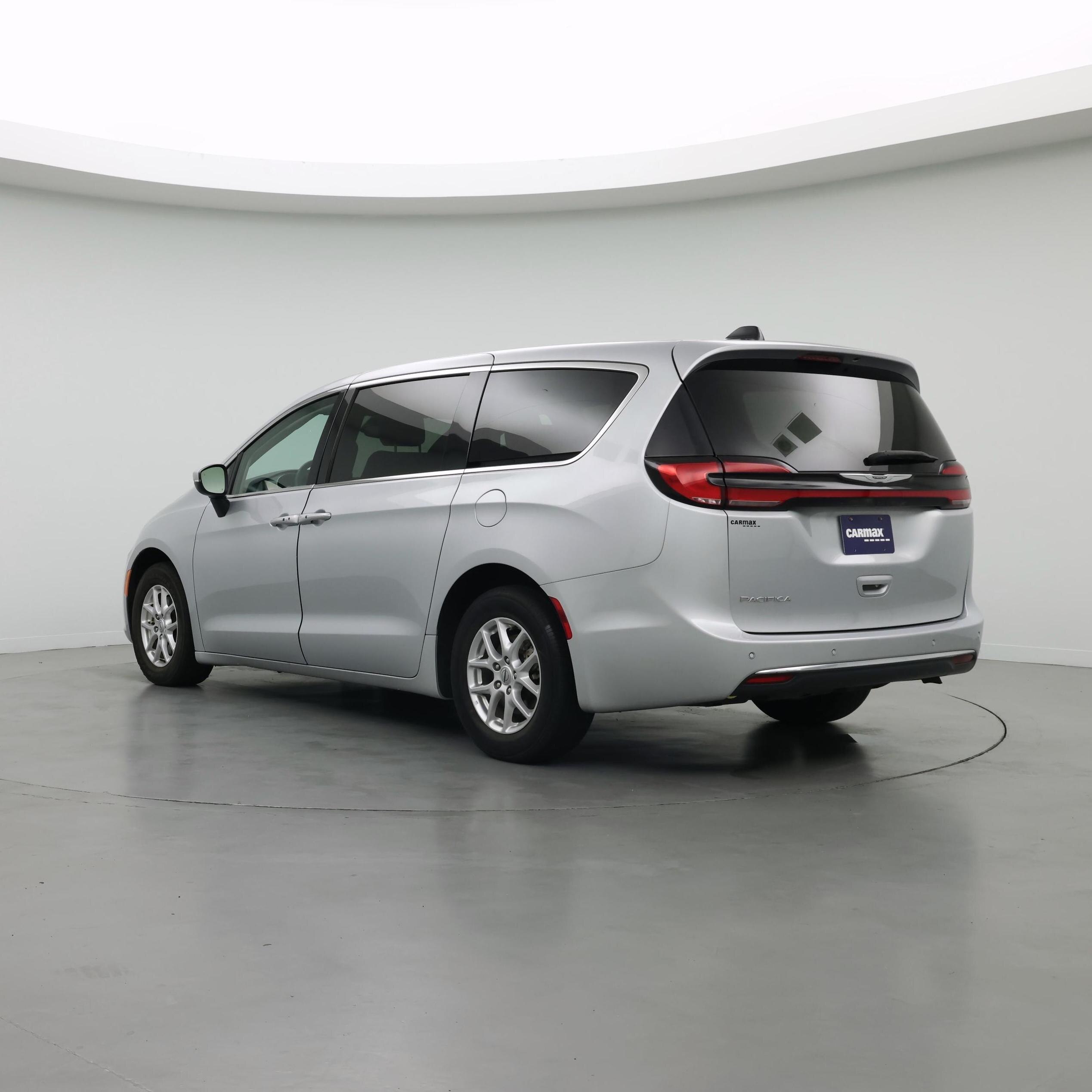 Thumbnail: 2023 Chrysler Pacifica - 2