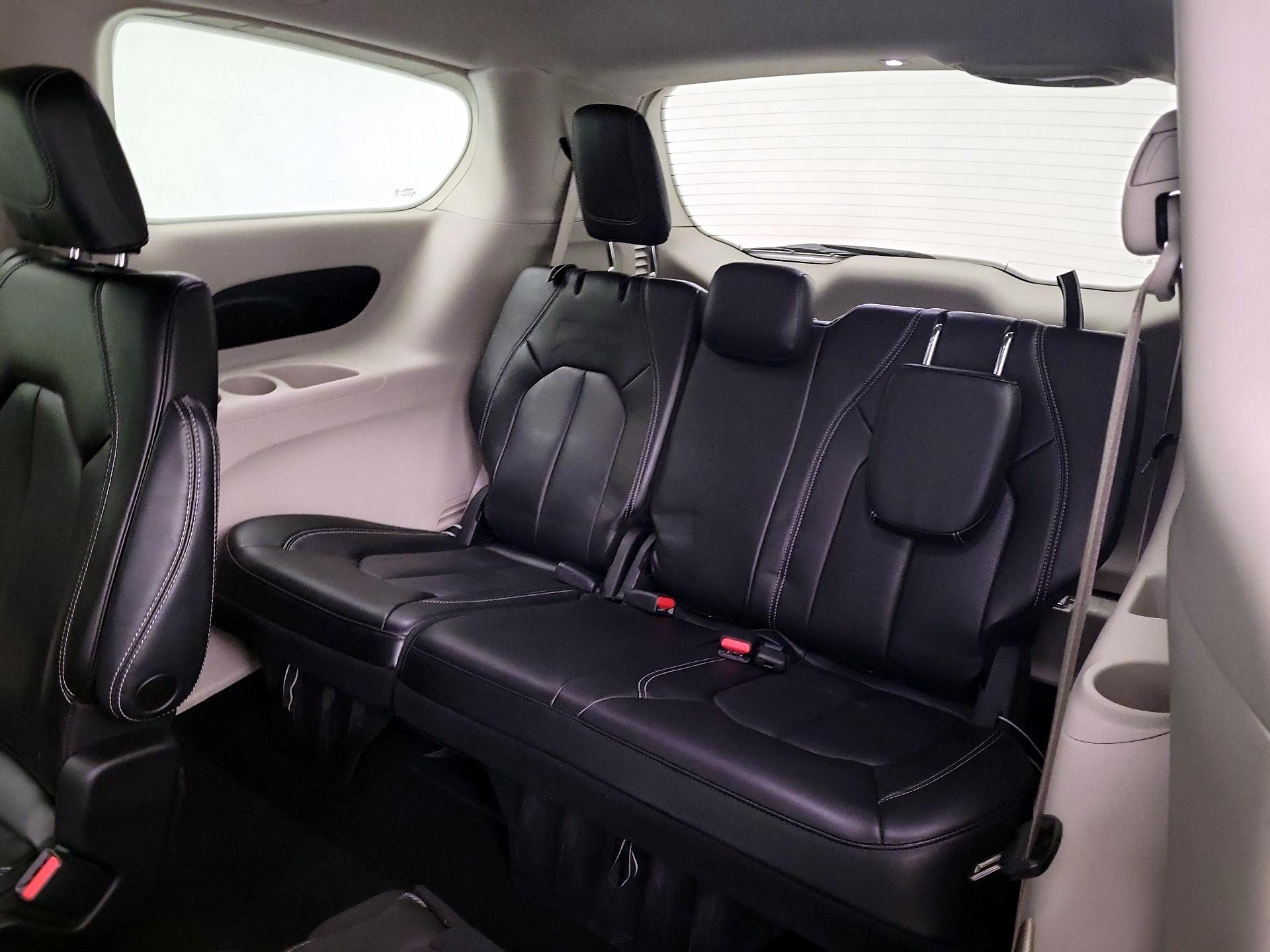 Thumbnail: 2023 Chrysler Pacifica - 20