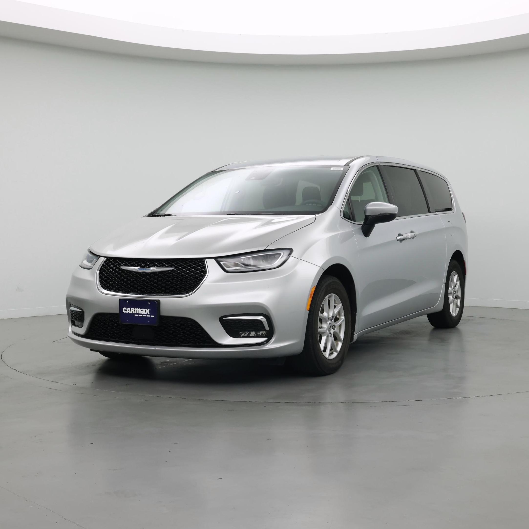 Thumbnail: 2023 Chrysler Pacifica - 4