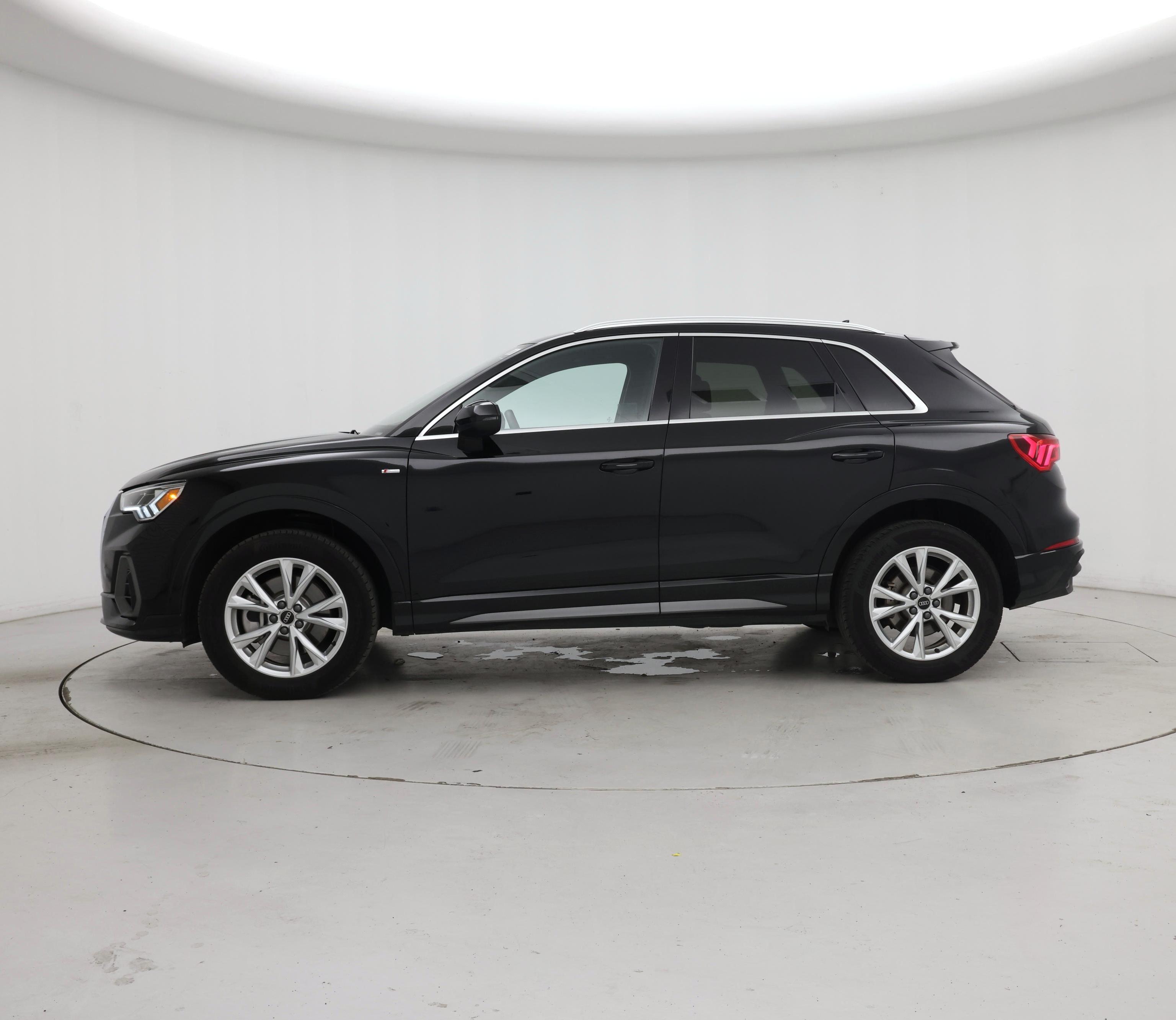 Thumbnail: 2025 Audi Q3 - 3