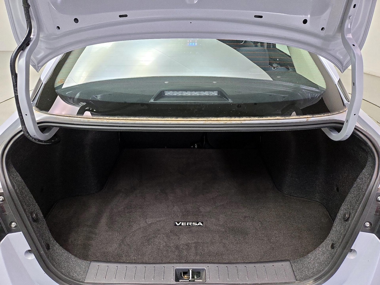 2025 Nissan Versa Sedan SV - Photo 20