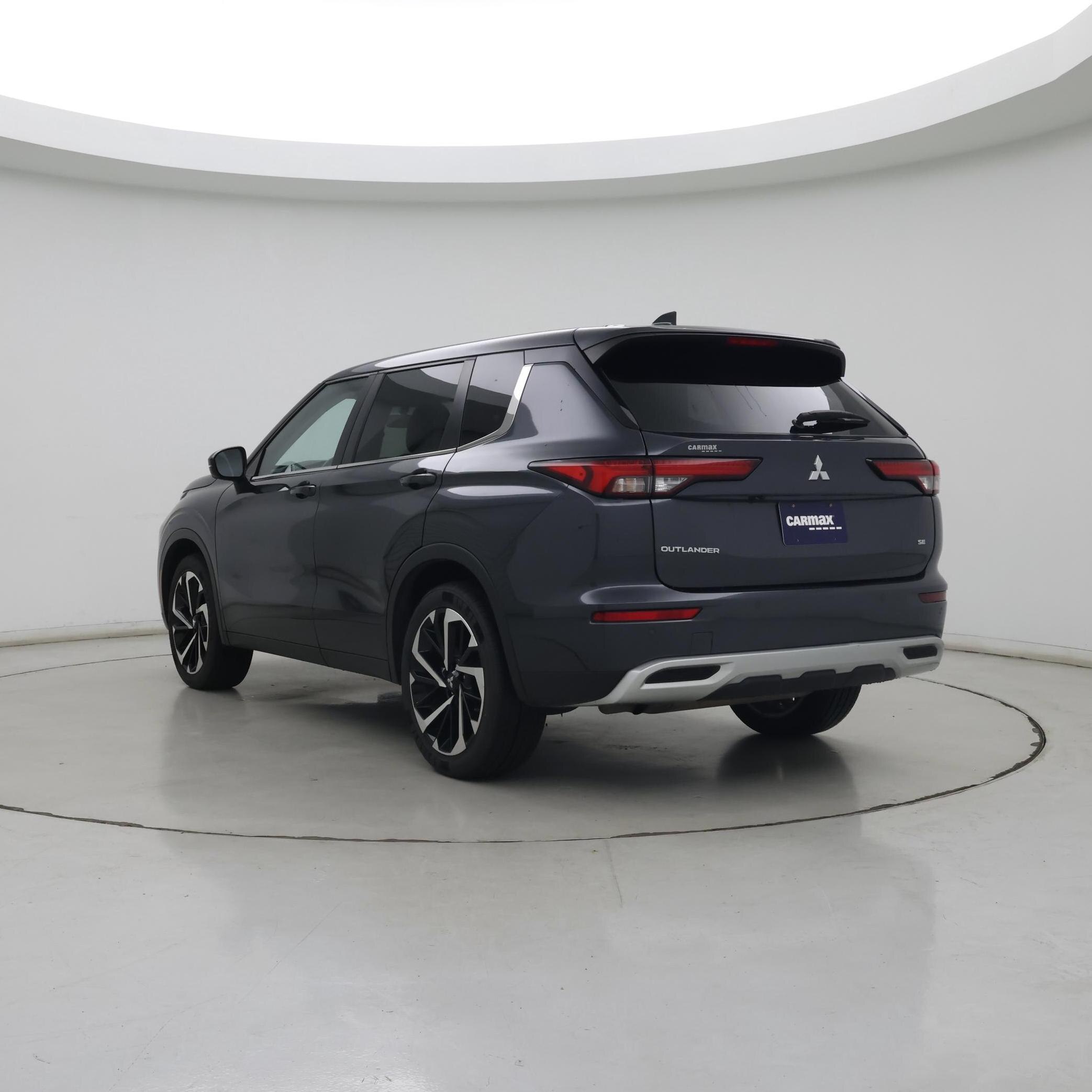 Thumbnail: 2024 Mitsubishi Outlander - 2