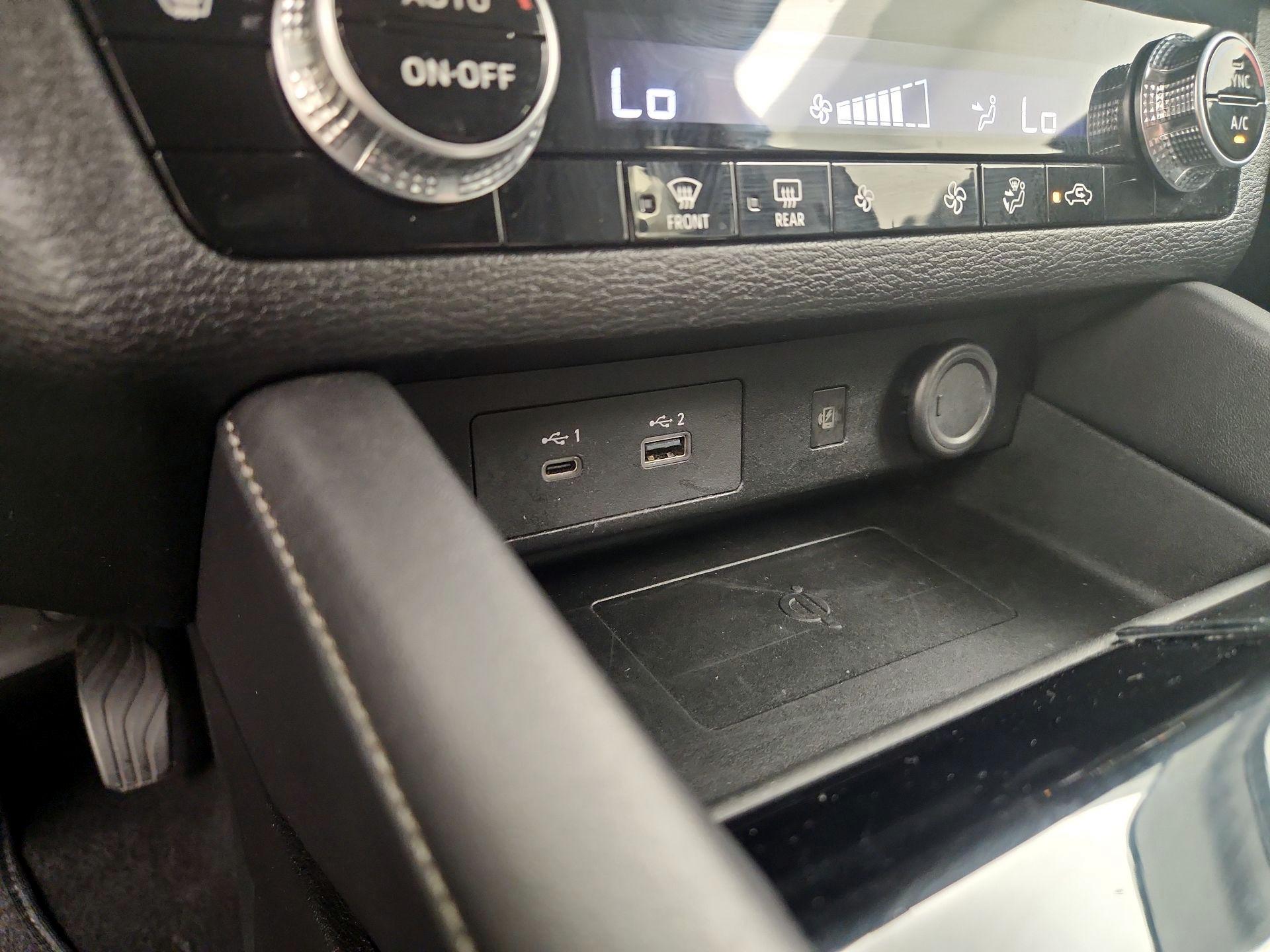 Thumbnail: 2024 Mitsubishi Outlander - 19
