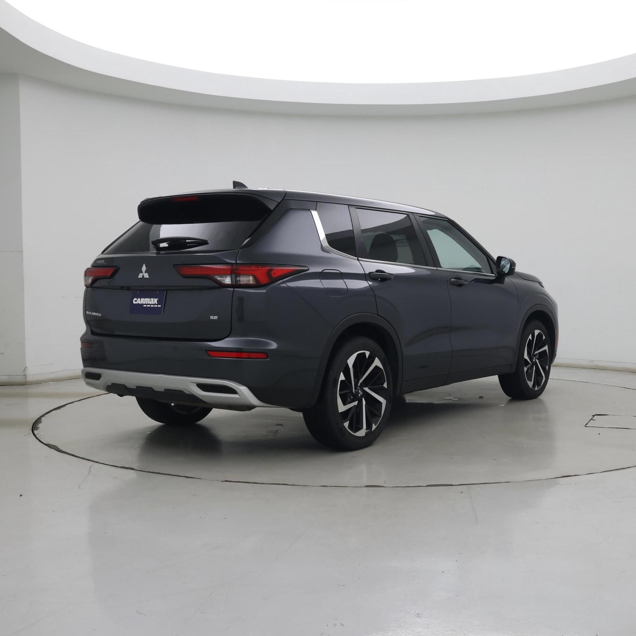 Thumbnail: 2024 Mitsubishi Outlander - 8