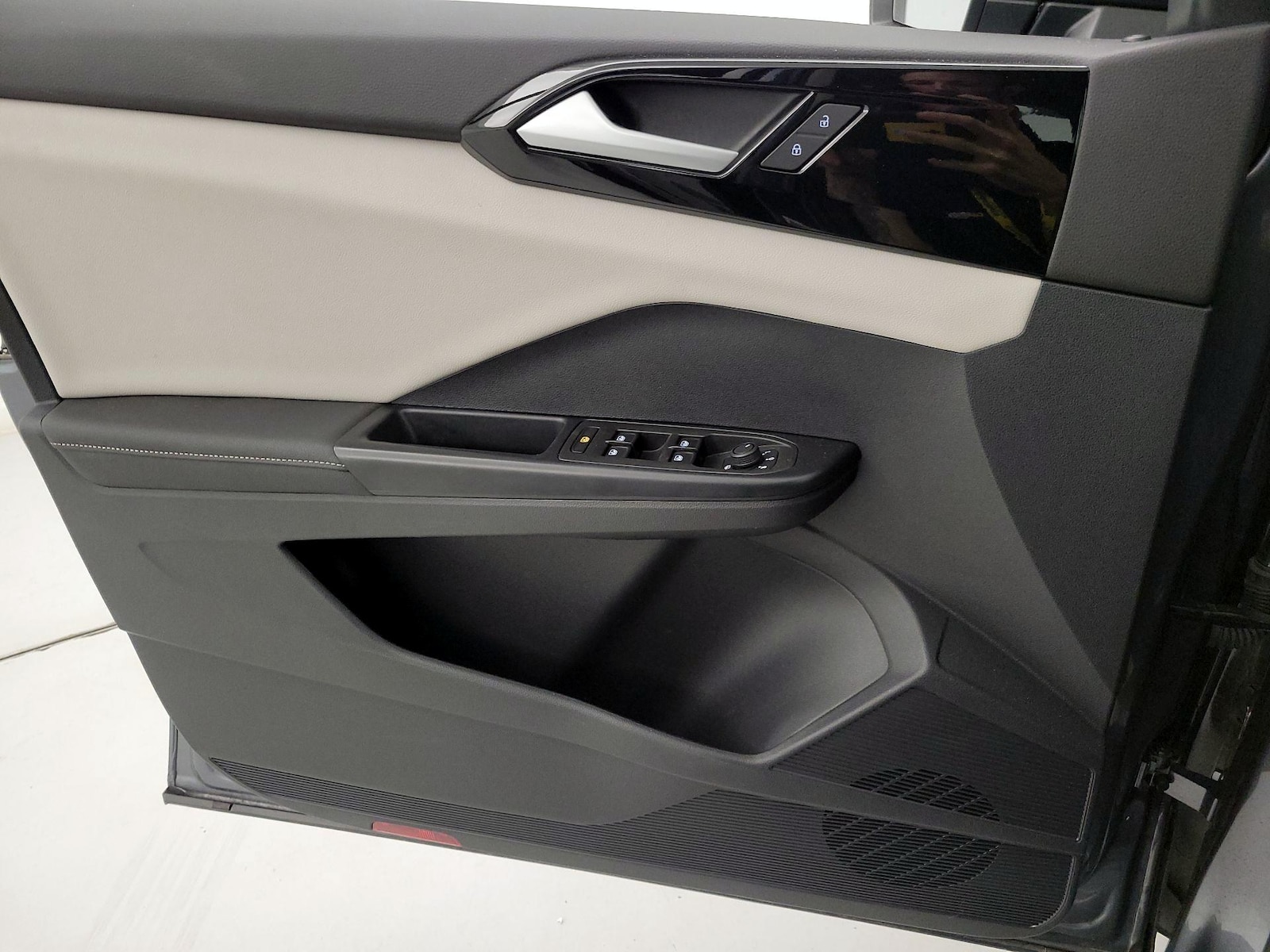 2025 Volkswagen Taos S - Photo 13
